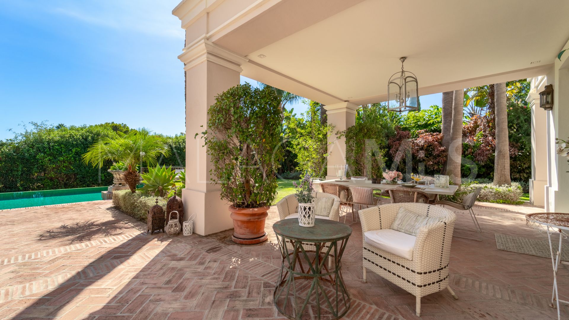 Villa with 8 bedrooms for sale in Guadalmina Baja