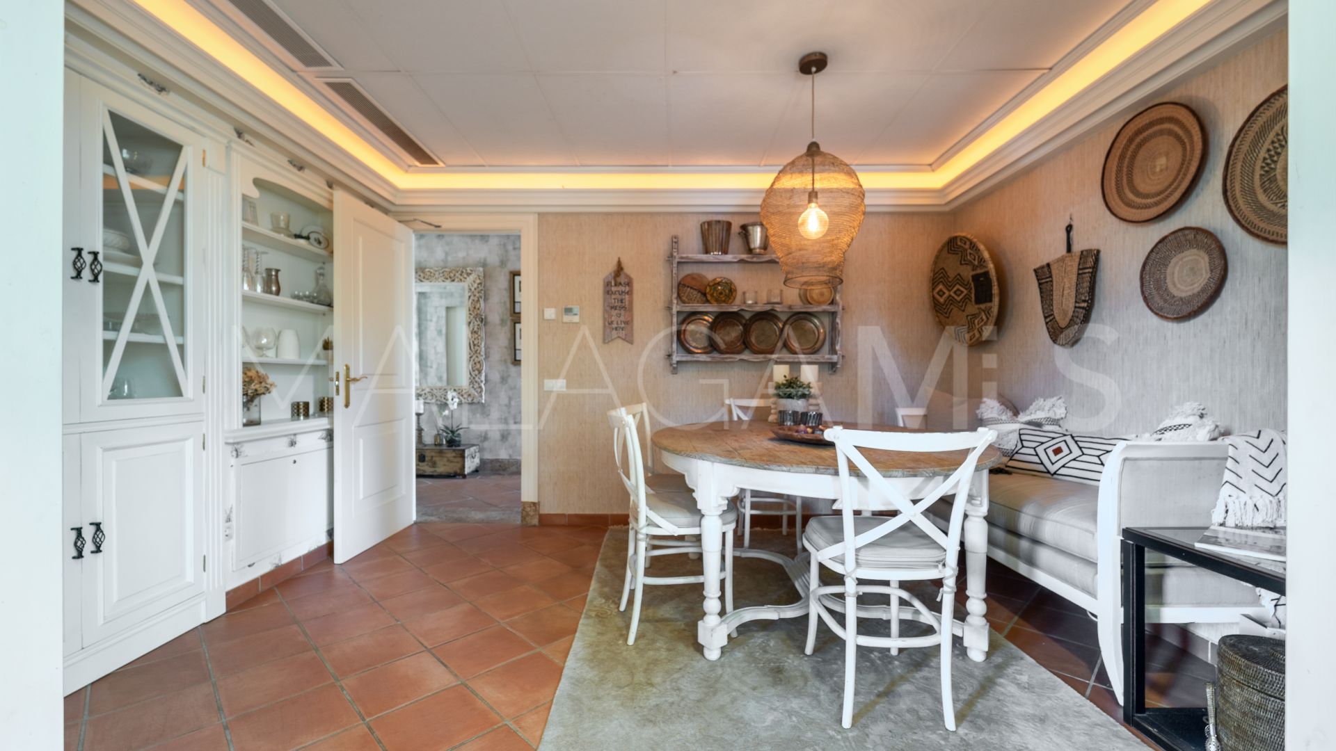 Villa with 8 bedrooms for sale in Guadalmina Baja