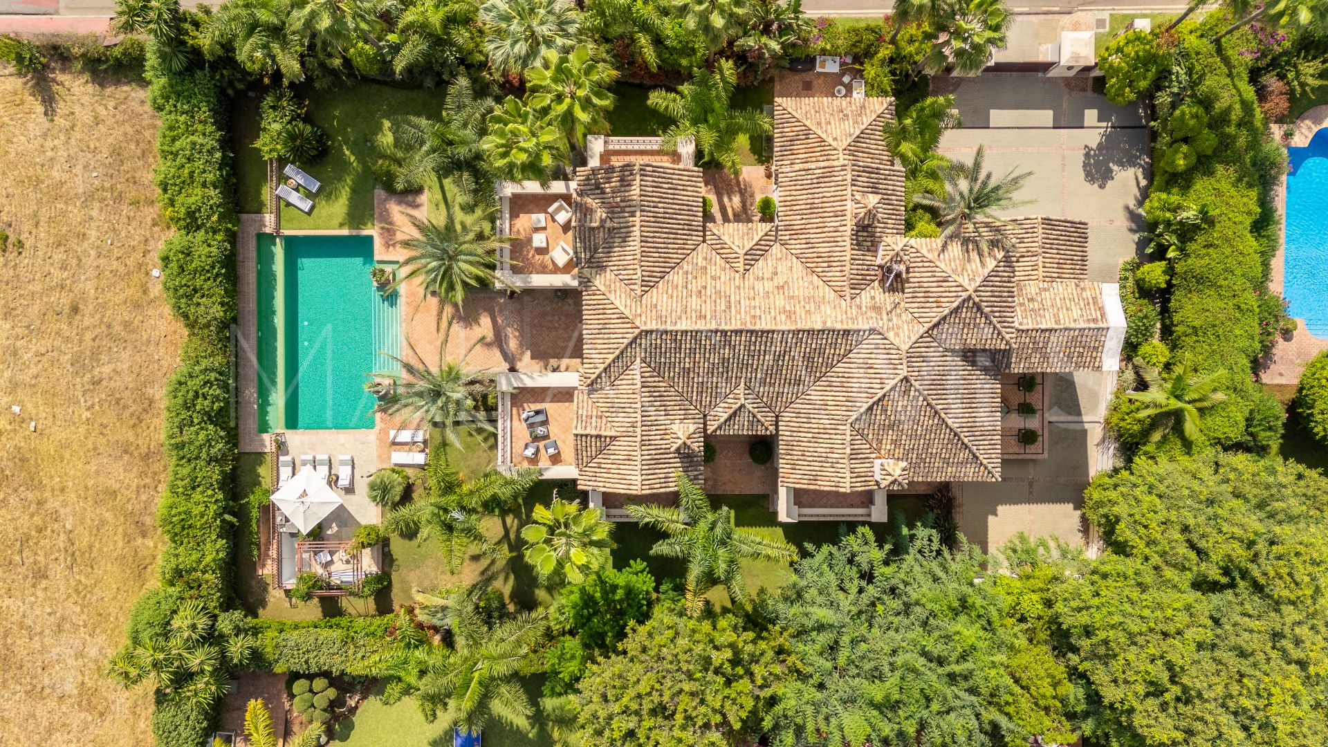 Villa with 8 bedrooms for sale in Guadalmina Baja