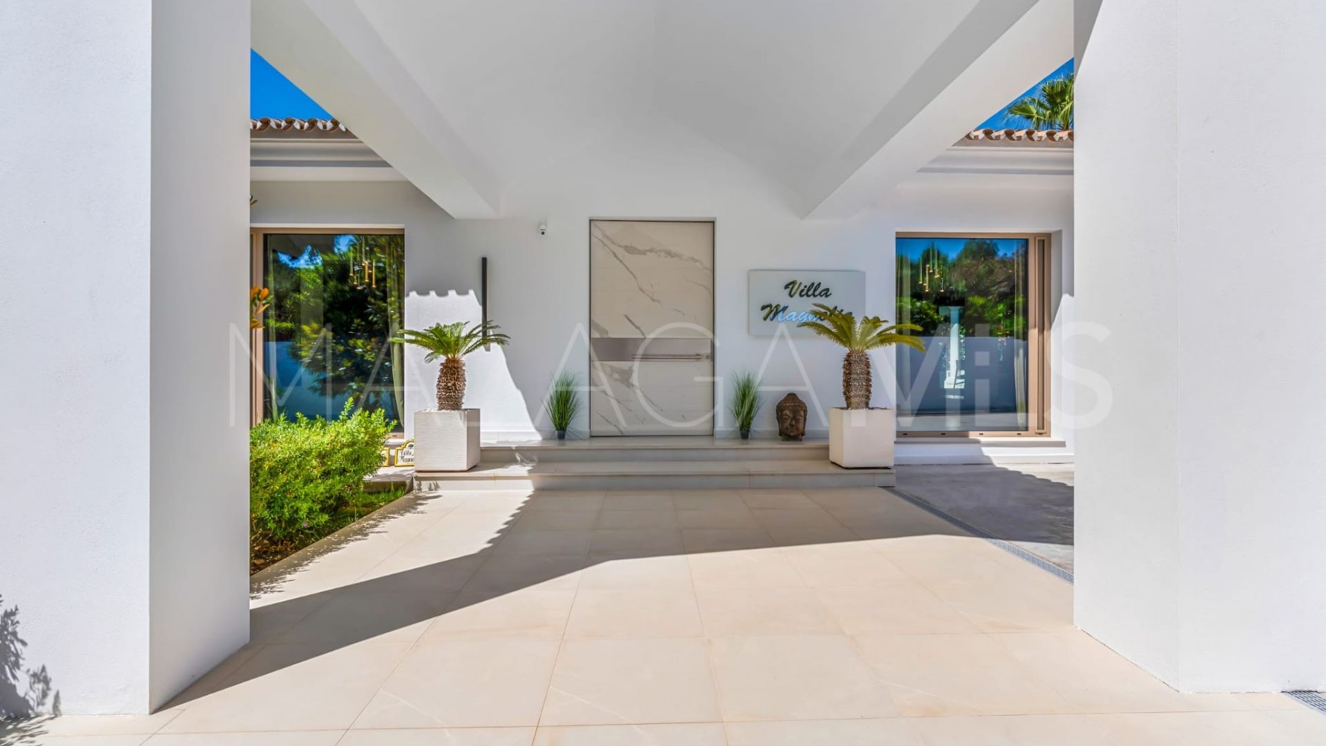 Villa for sale in Guadalmina Baja