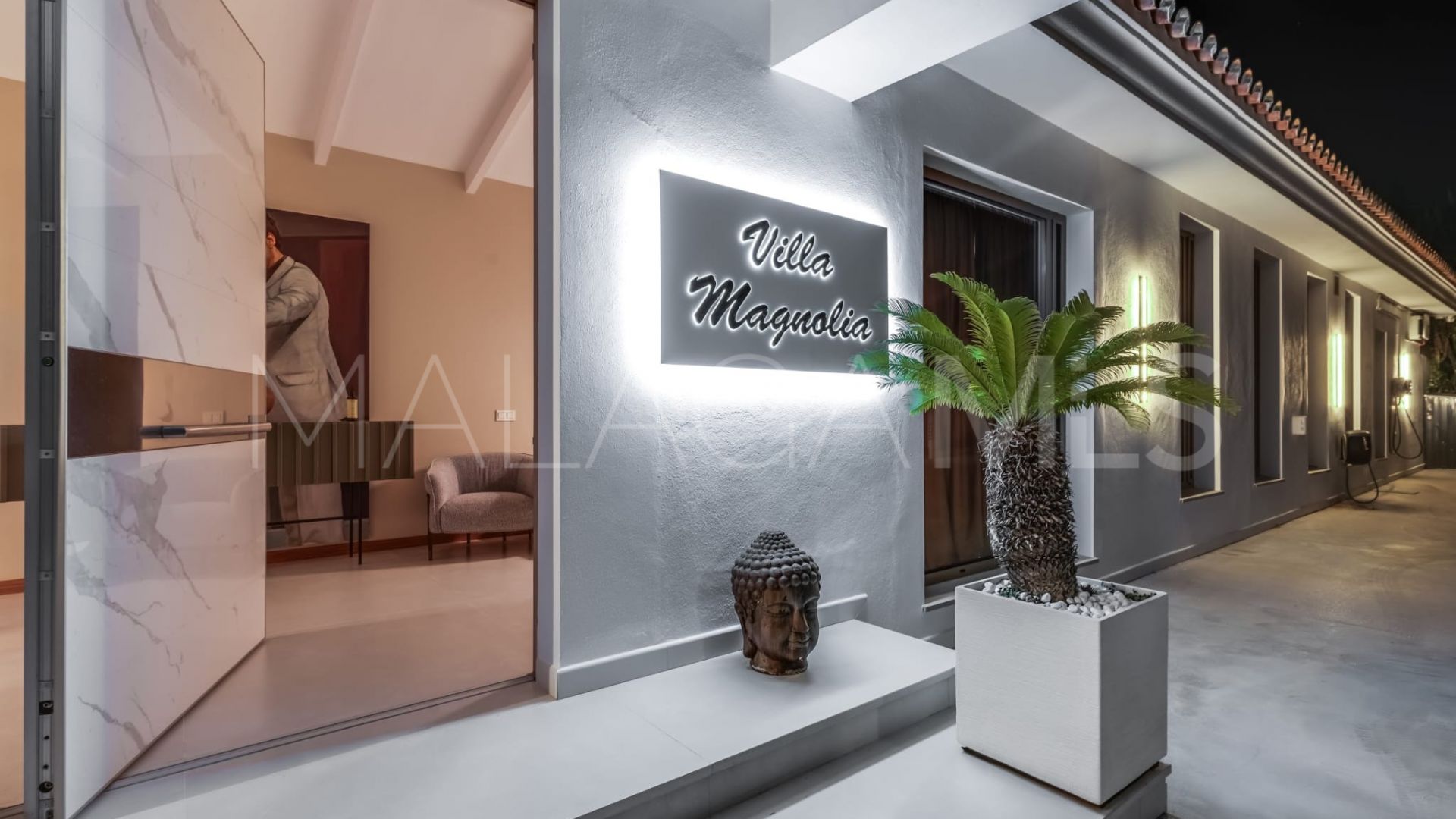 Villa for sale in Guadalmina Baja