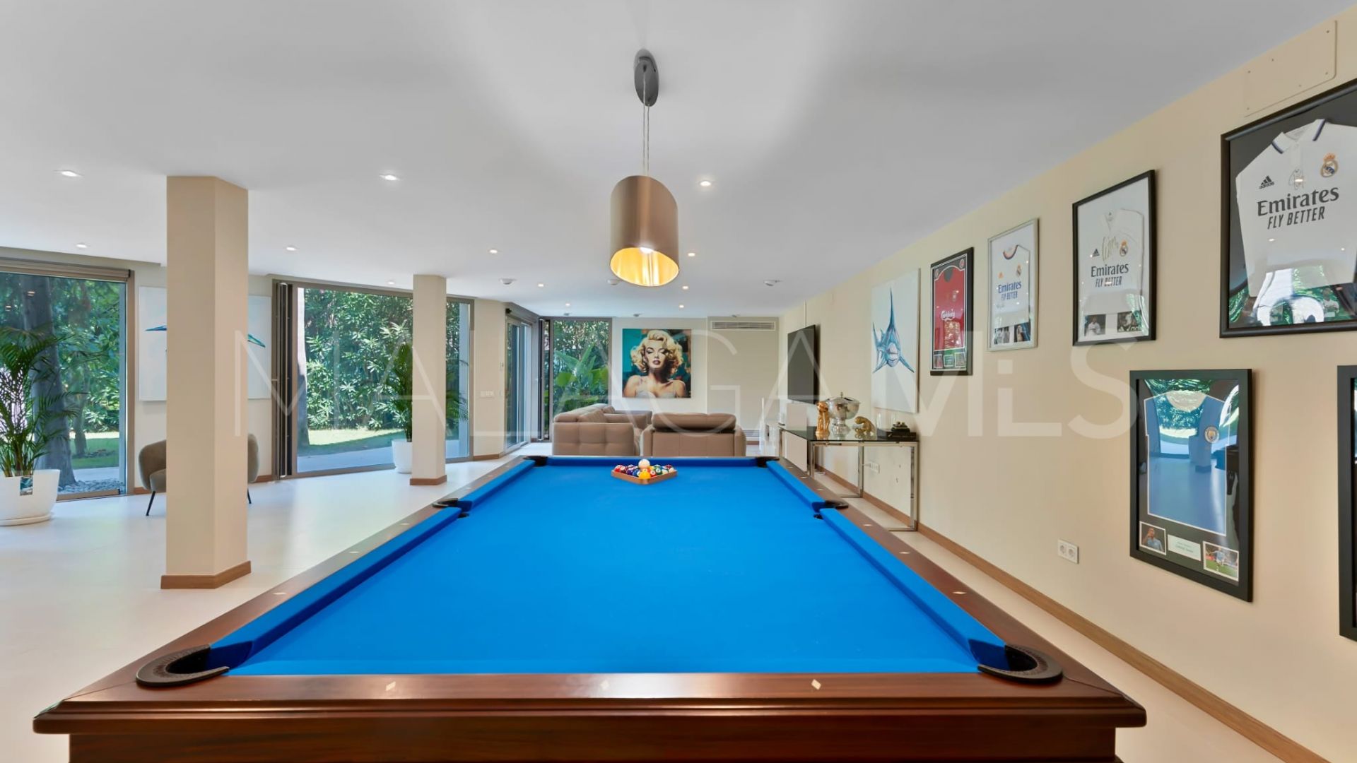 Villa for sale in Guadalmina Baja