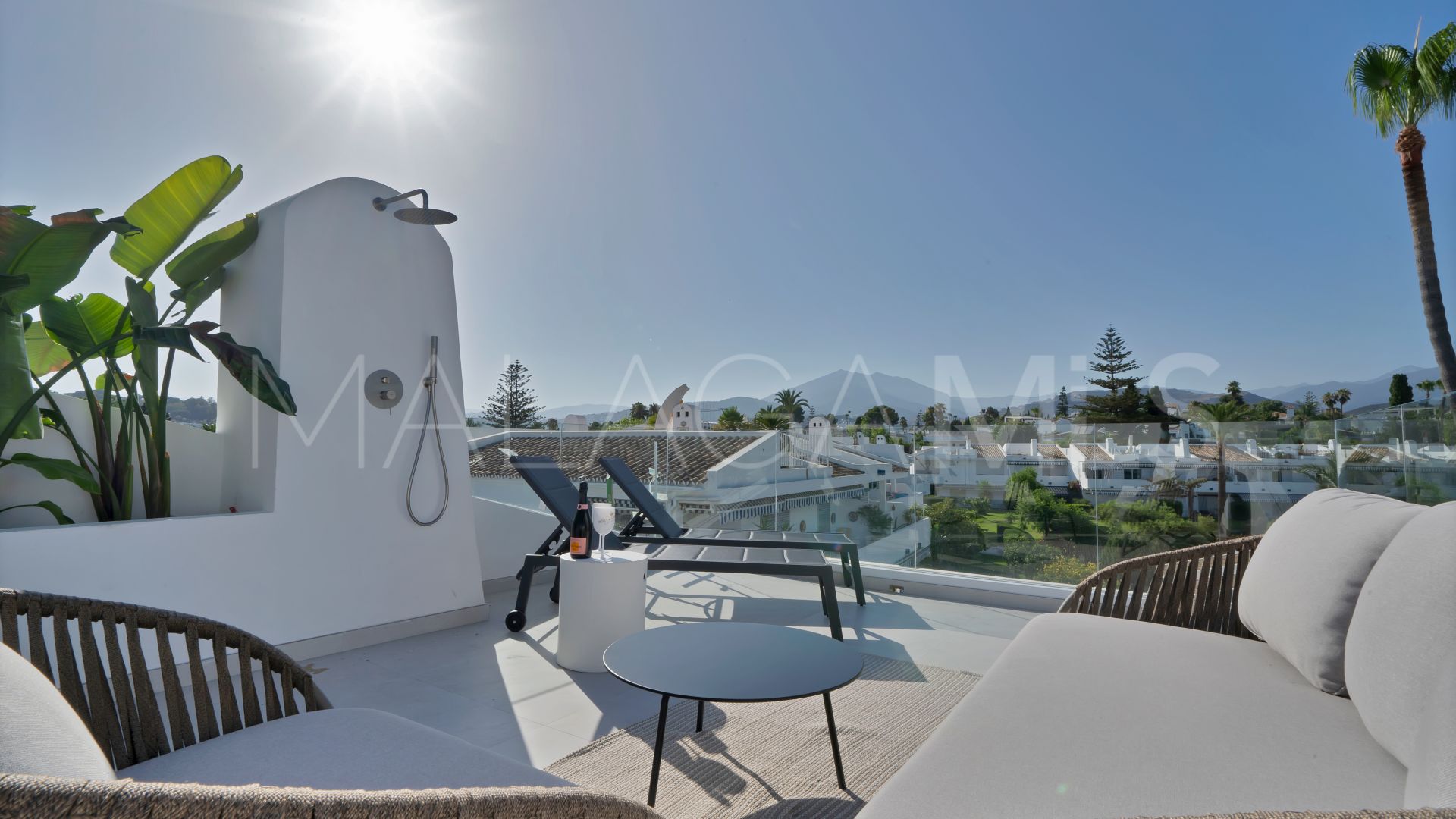 Duplex penthouse for sale in Los Dragos