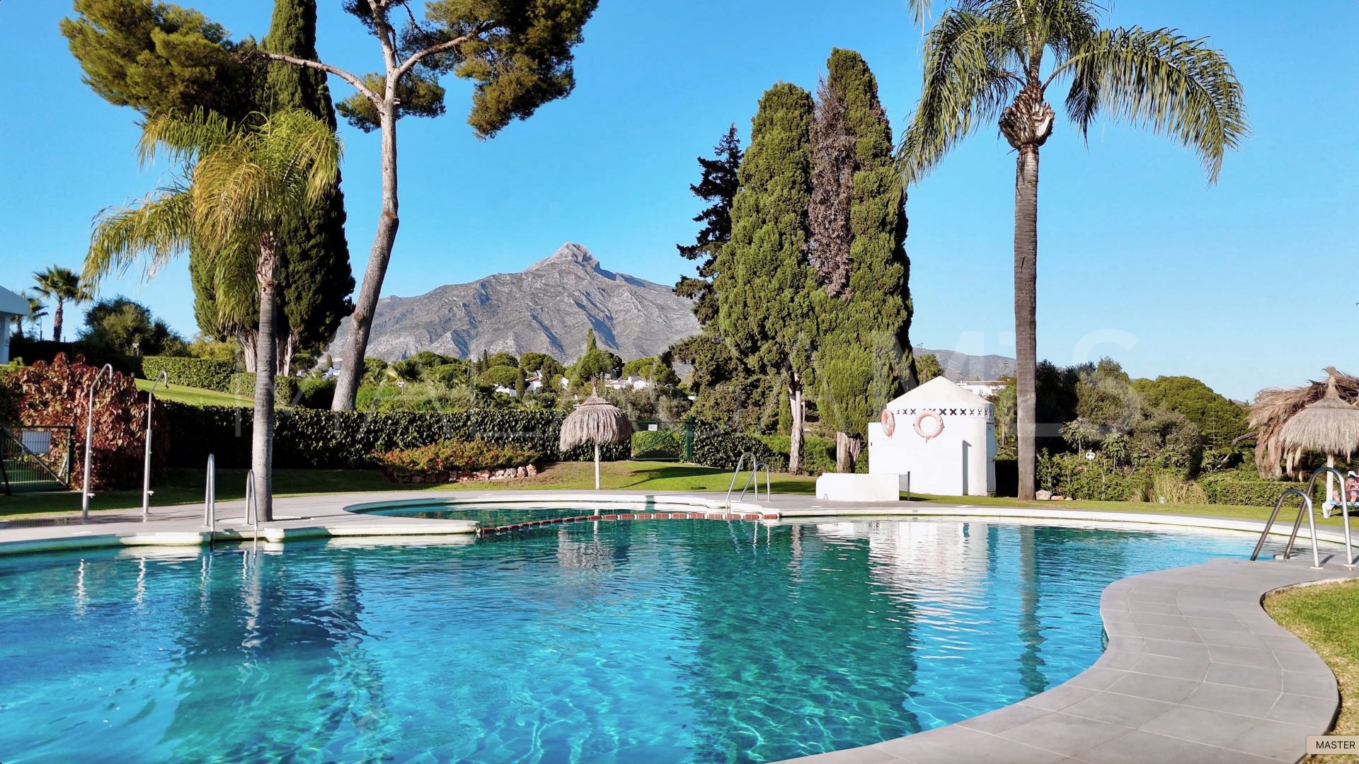 Duplex penthouse for sale in Los Dragos