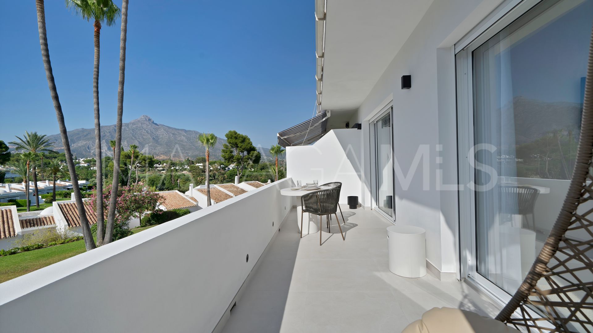 Duplex penthouse for sale in Los Dragos