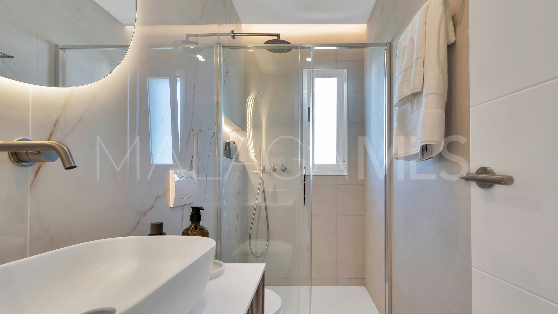 Duplex penthouse for sale in Los Dragos