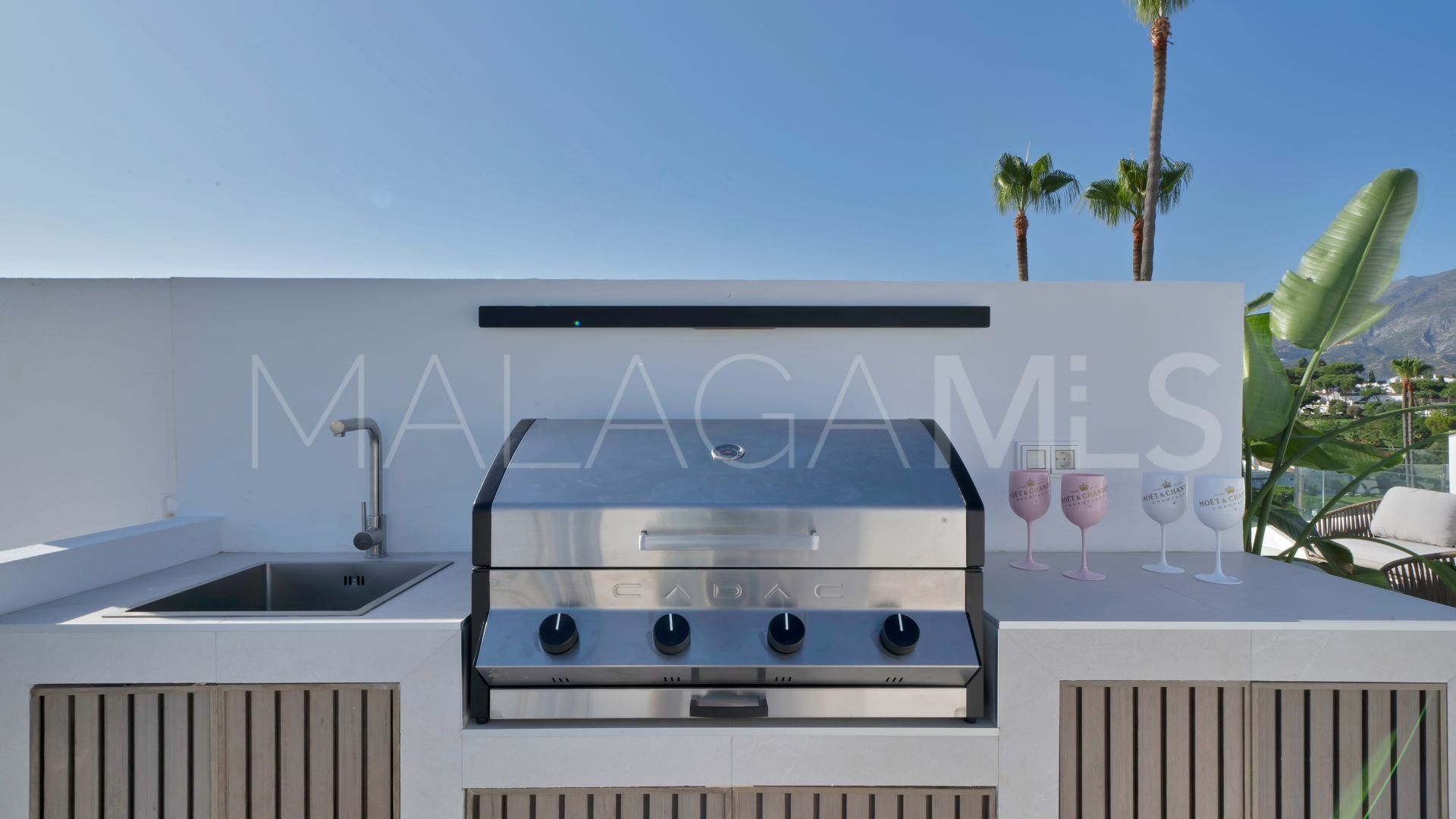 Duplex penthouse for sale in Los Dragos