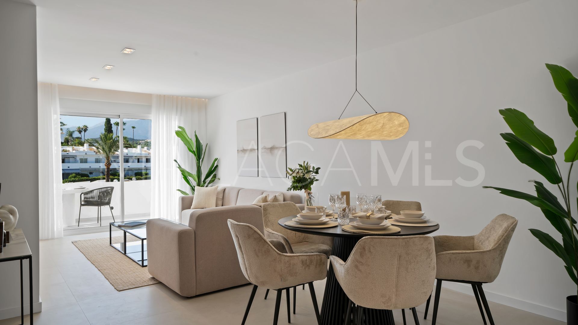 Duplex penthouse for sale in Los Dragos