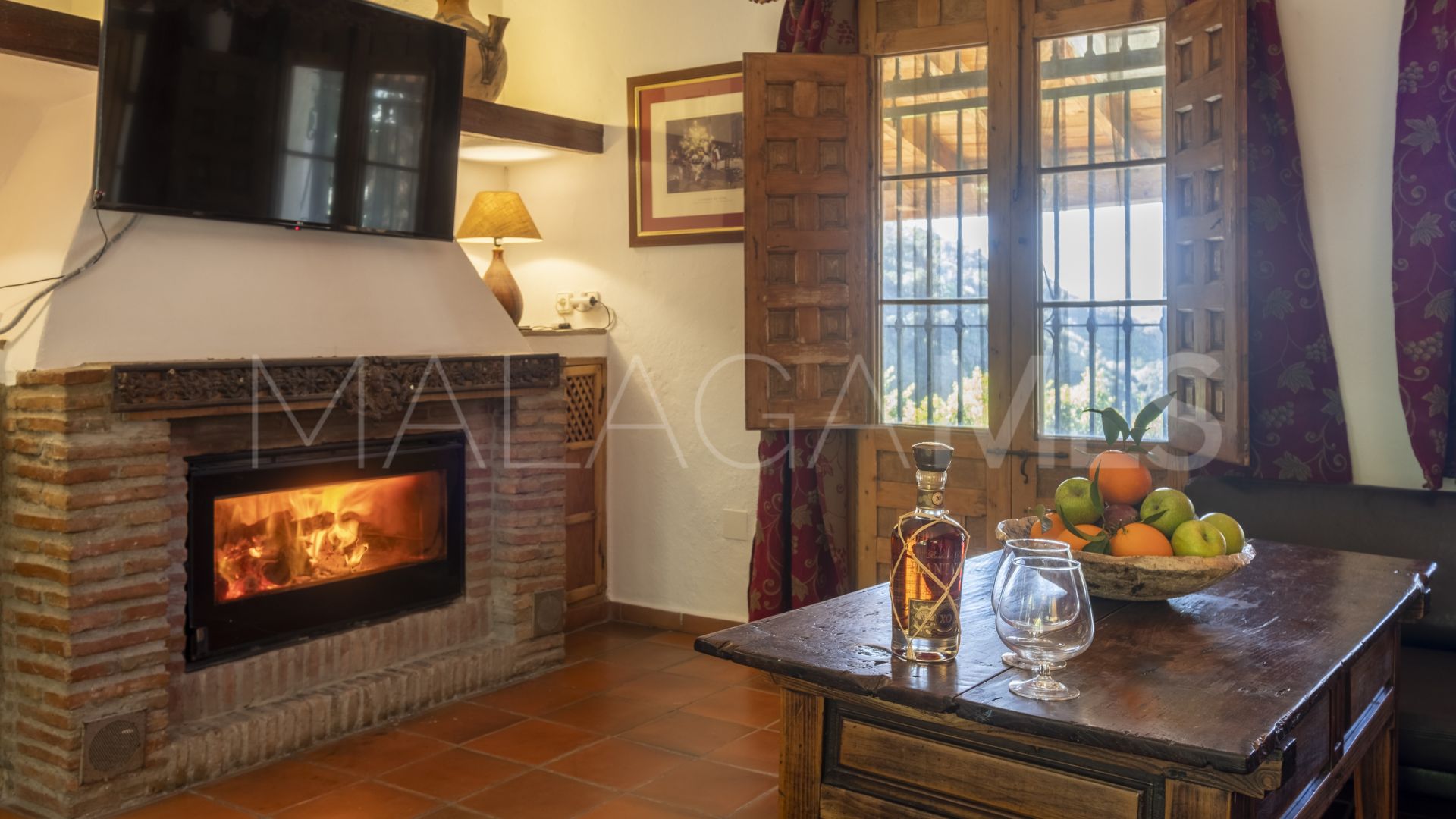 Villa for sale in Sayalonga