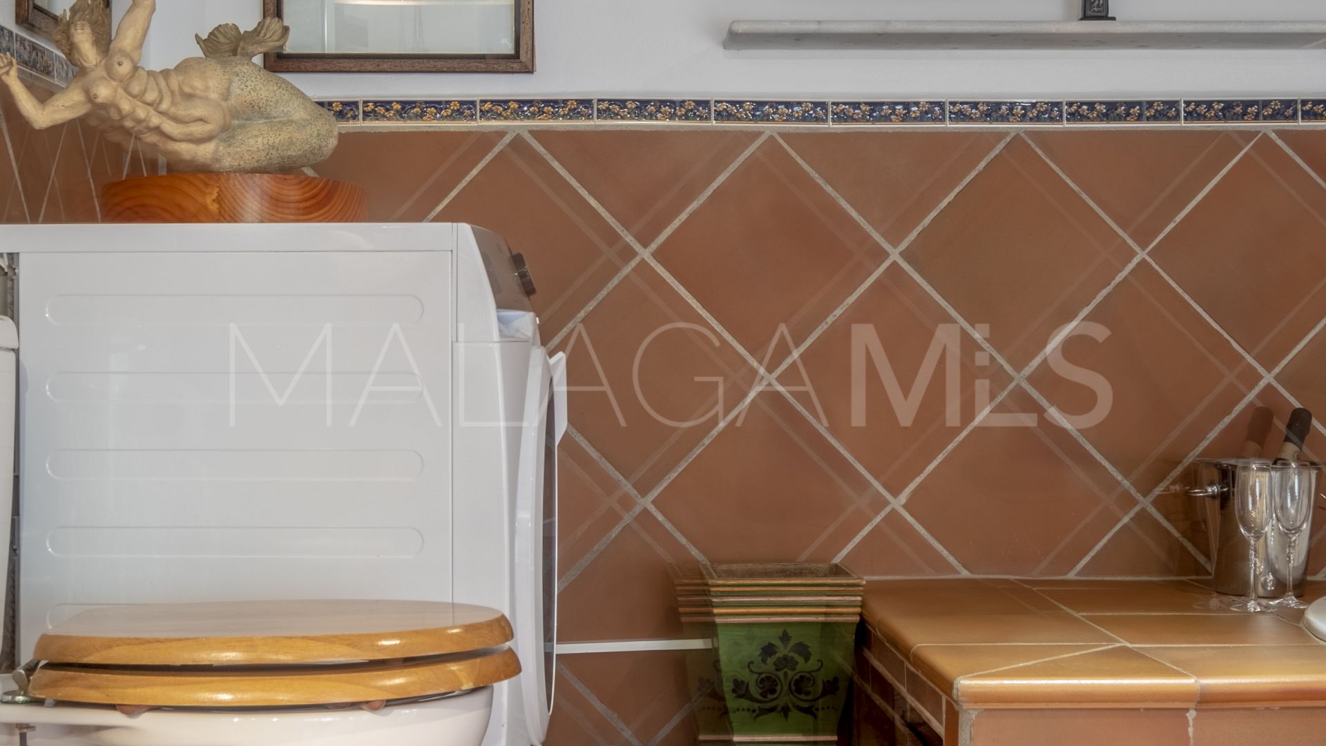 Villa for sale in Sayalonga