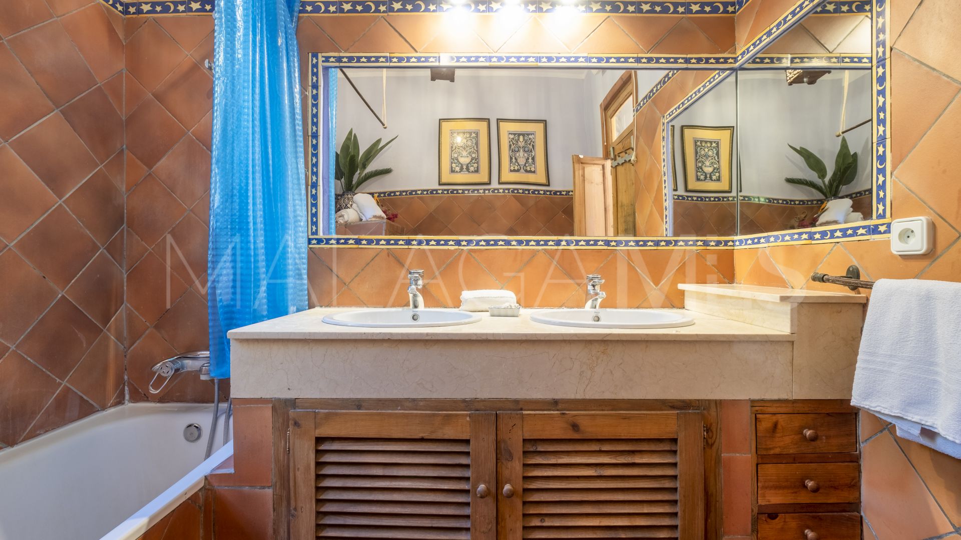 Villa for sale in Sayalonga