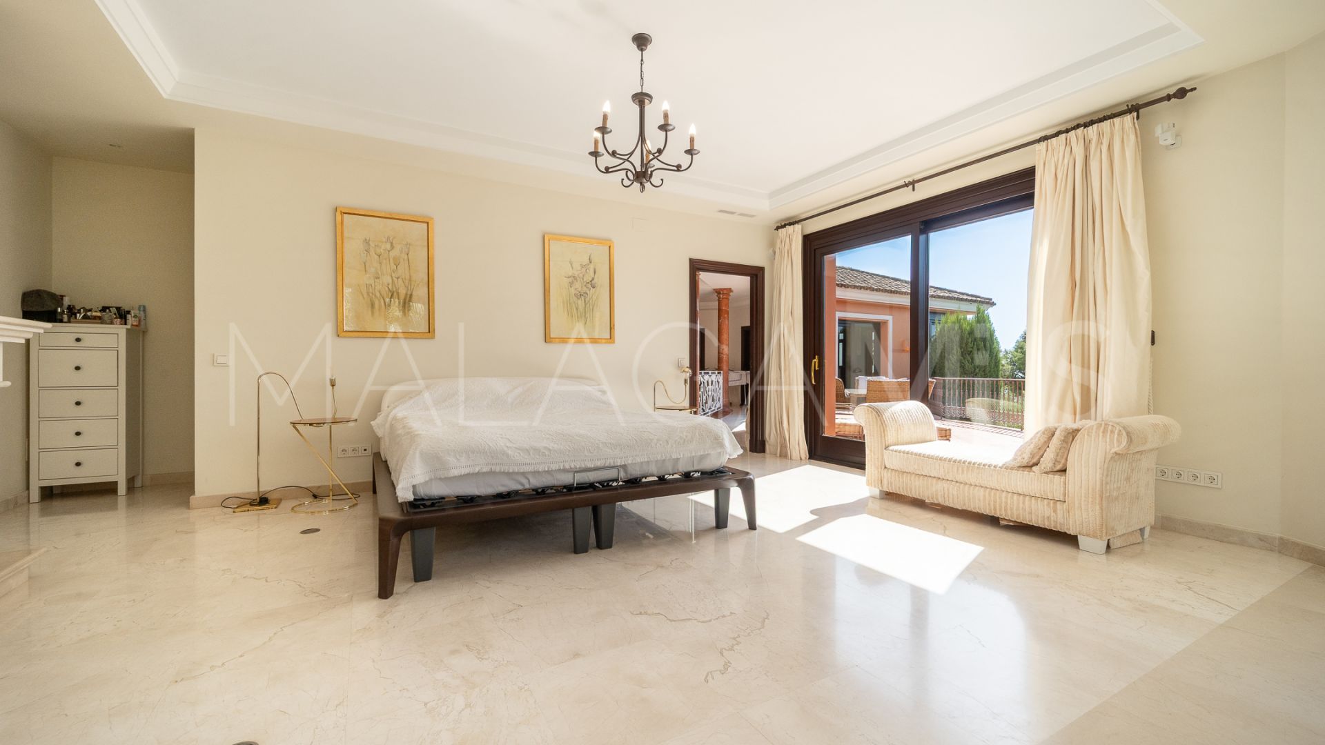 Villa for sale in Sierra Blanca