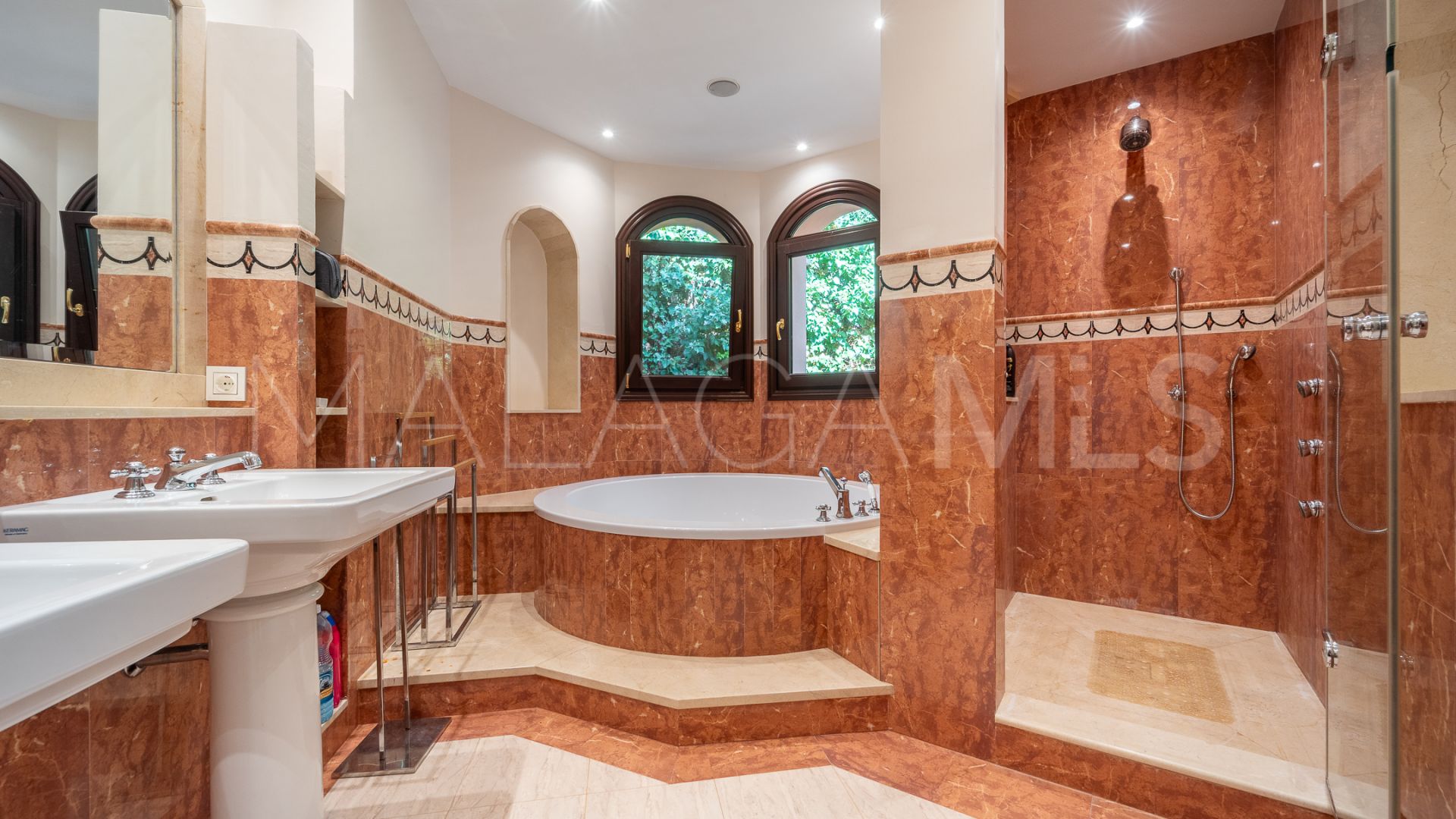 Villa for sale in Sierra Blanca