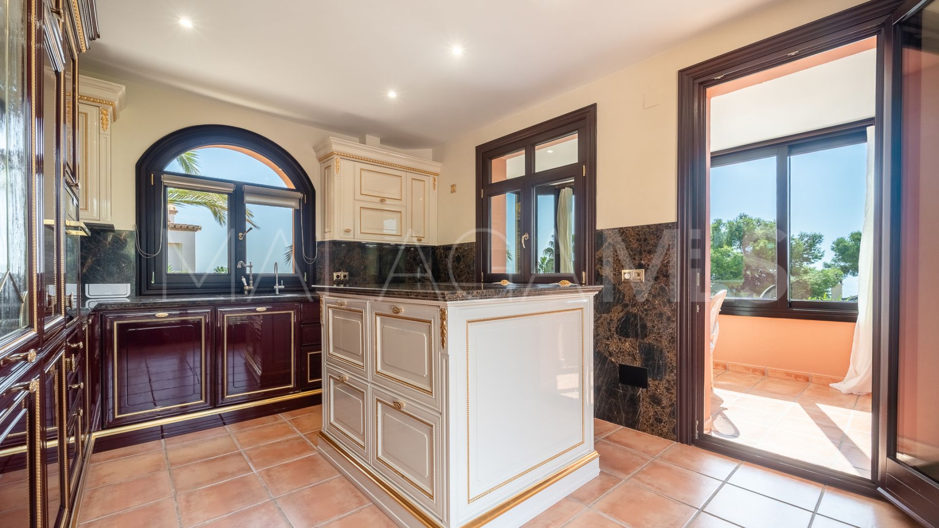 Villa for sale in Sierra Blanca