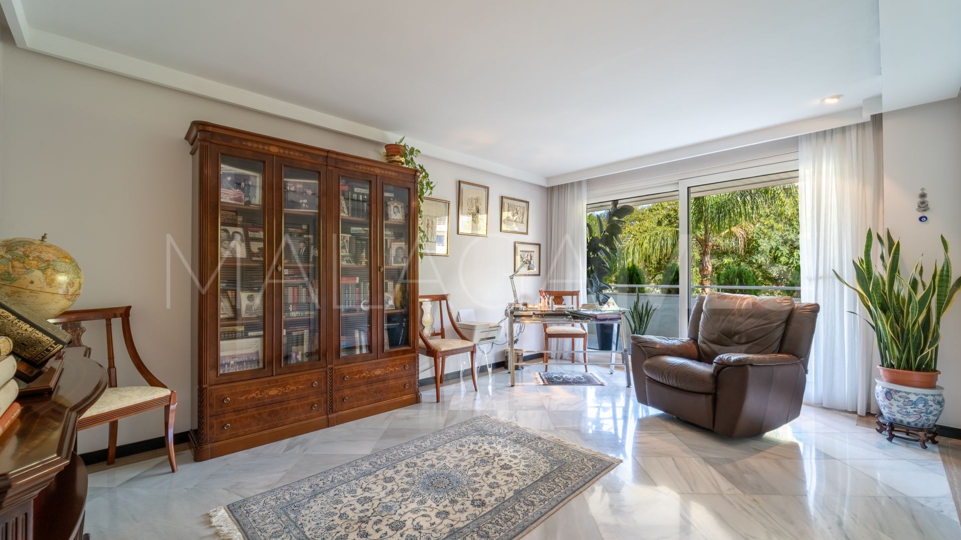Apartamento a la venta in Playa de la Fontanilla with 4 bedrooms