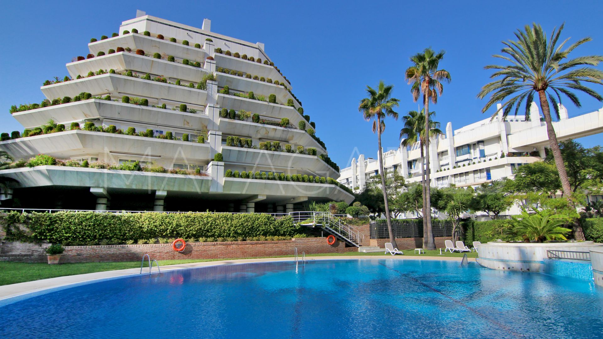 Apartamento a la venta in Playa de la Fontanilla with 4 bedrooms