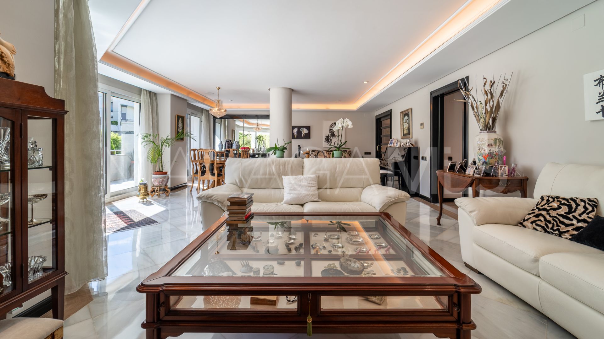 Apartamento a la venta in Playa de la Fontanilla with 4 bedrooms