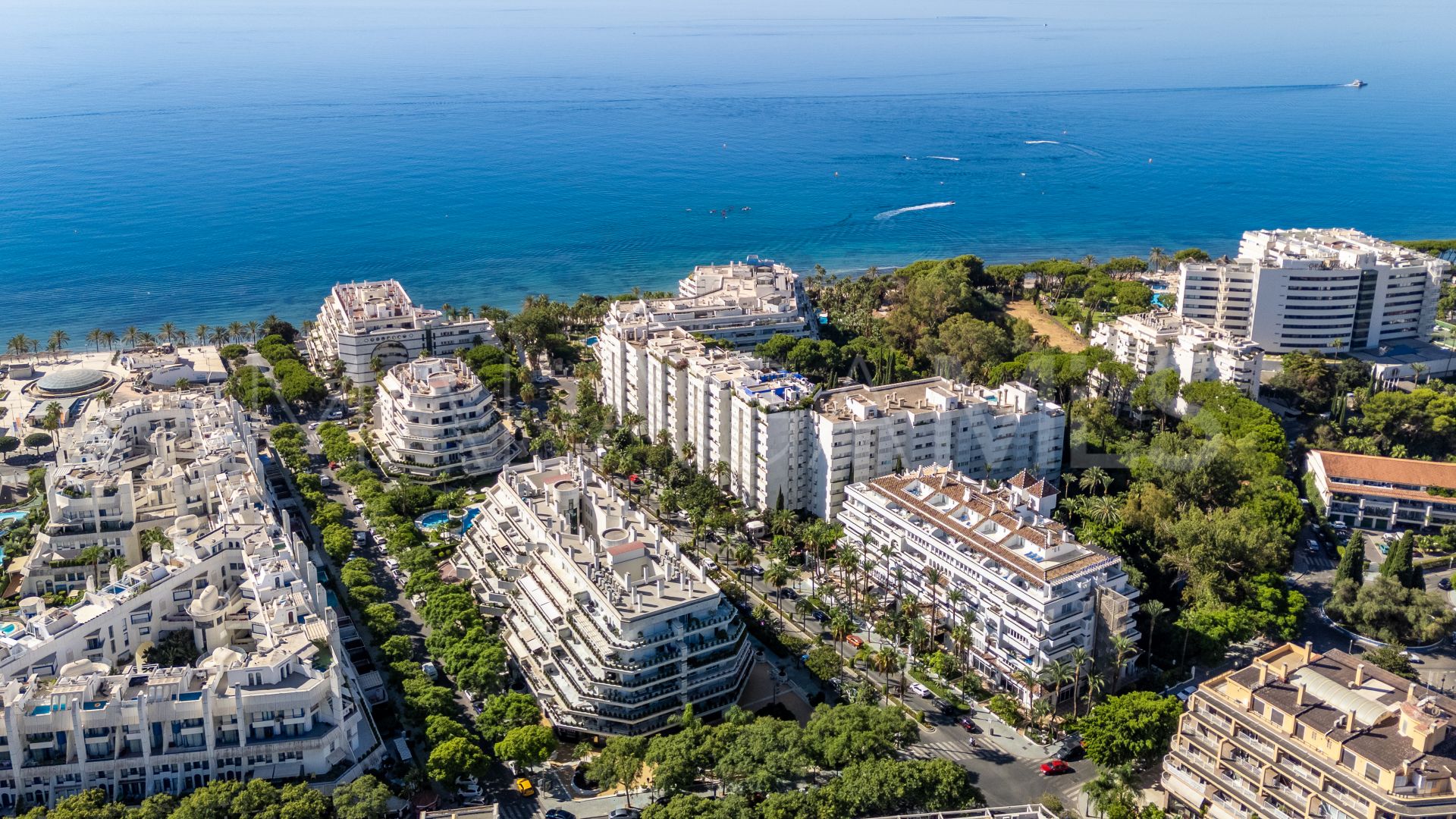 Apartamento a la venta in Playa de la Fontanilla with 4 bedrooms