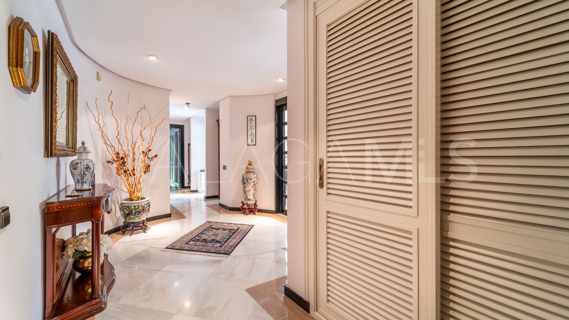 Apartamento a la venta in Playa de la Fontanilla with 4 bedrooms