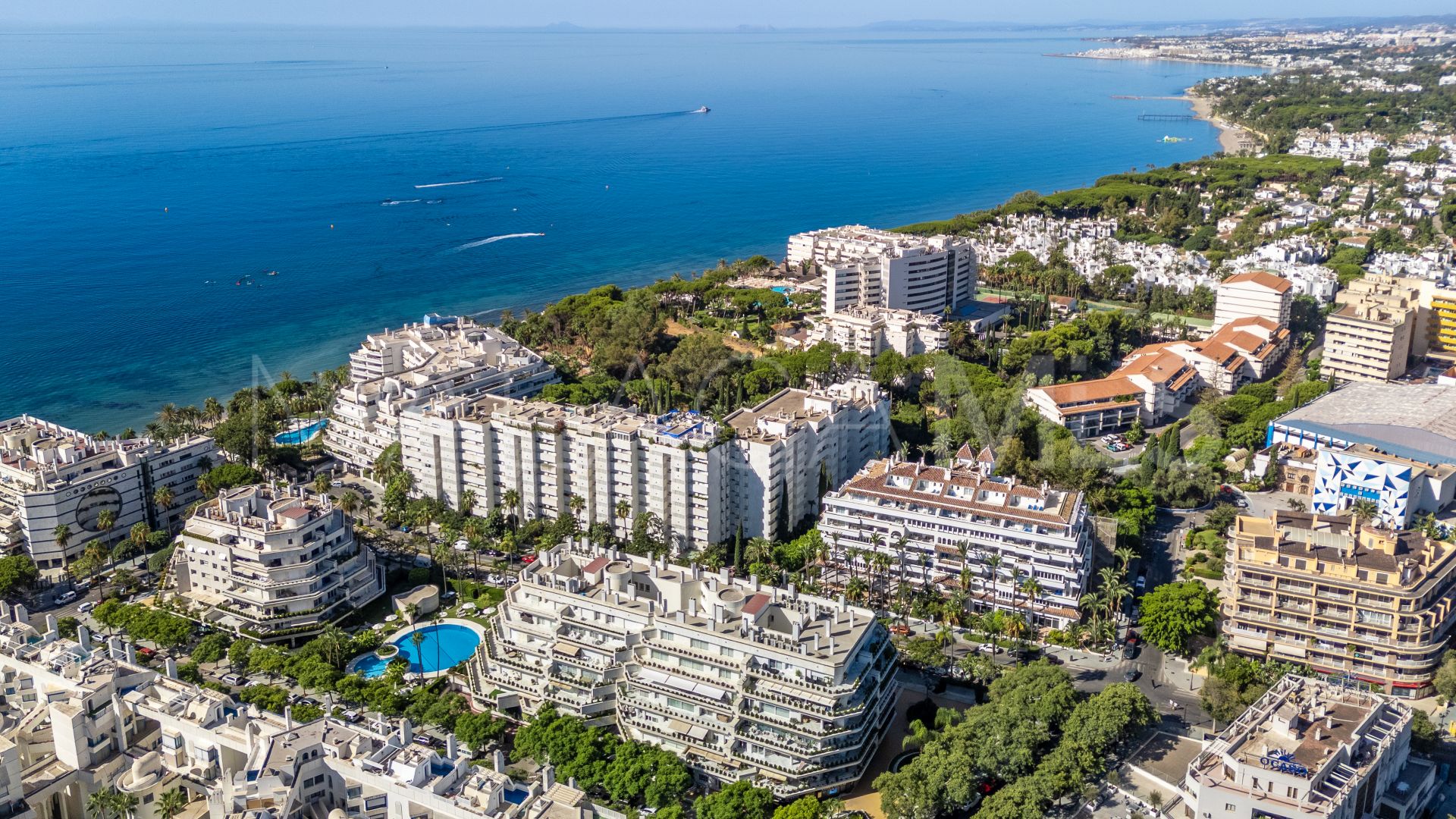 Apartamento a la venta in Playa de la Fontanilla with 4 bedrooms
