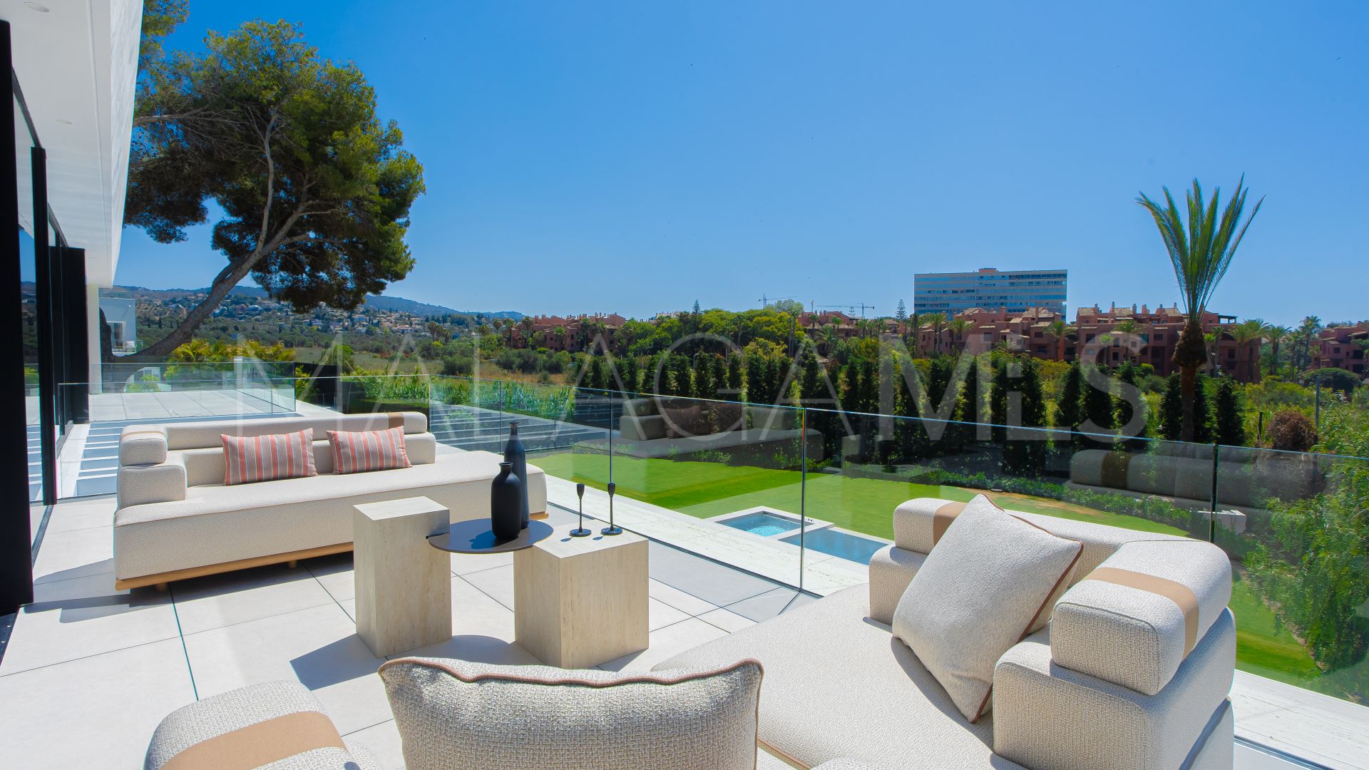 Villa for sale in Los Monteros