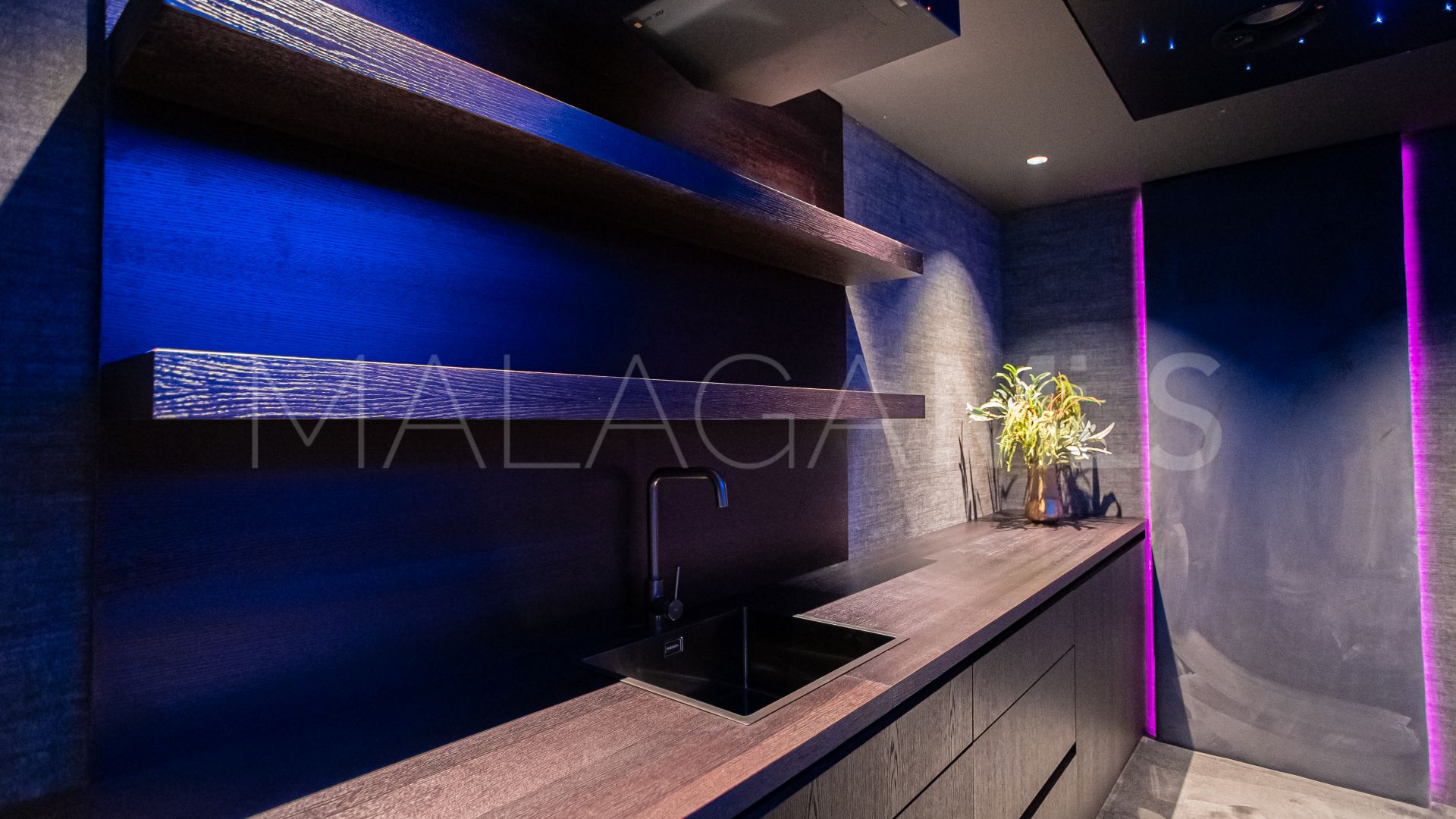 Villa for sale in Los Monteros