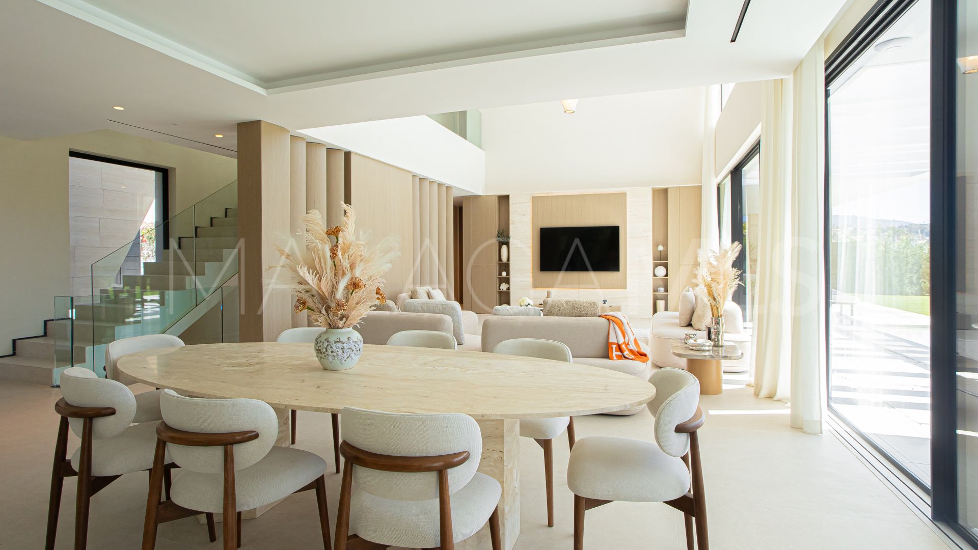 Villa for sale in Los Monteros