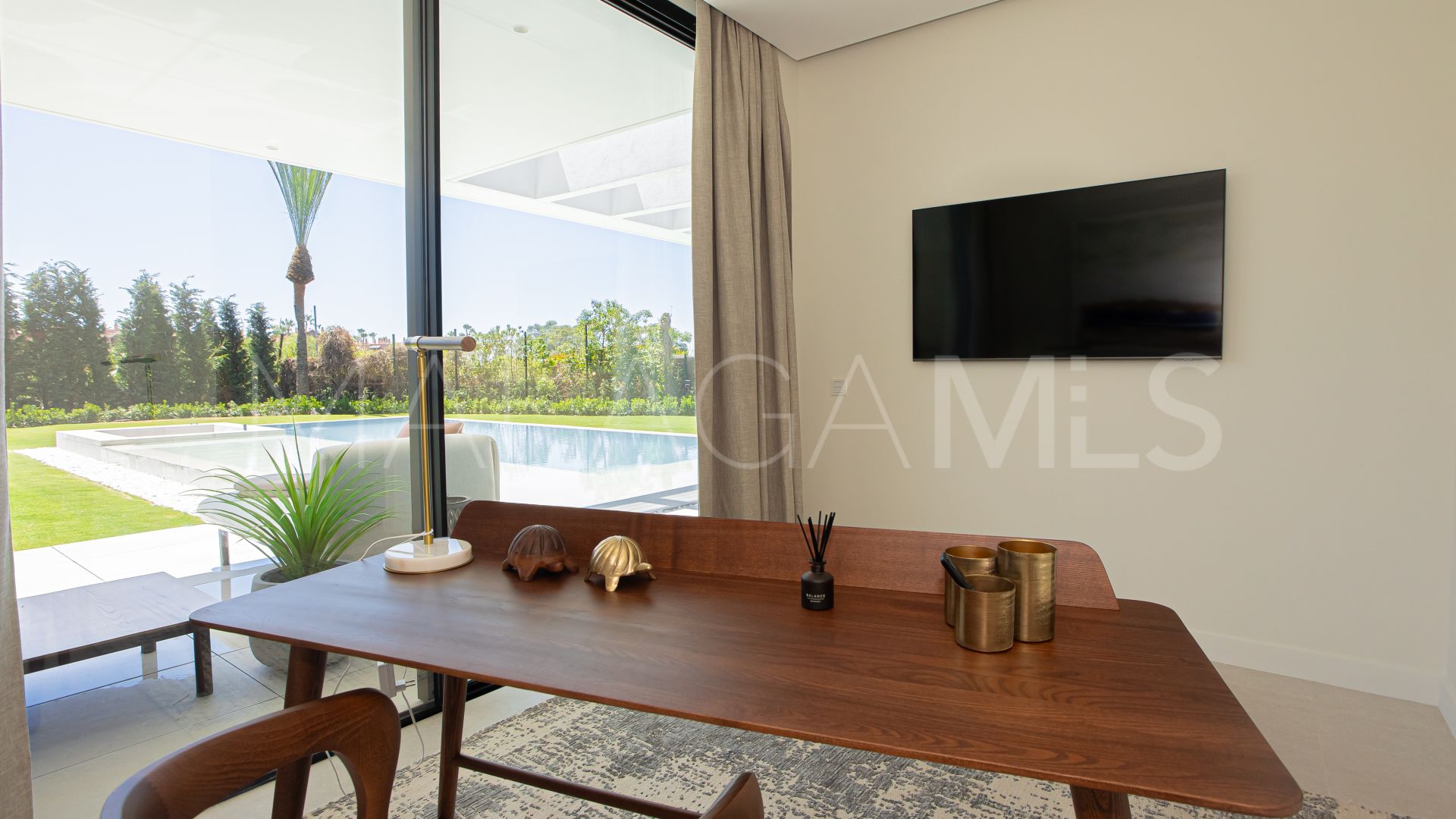 Villa for sale in Los Monteros