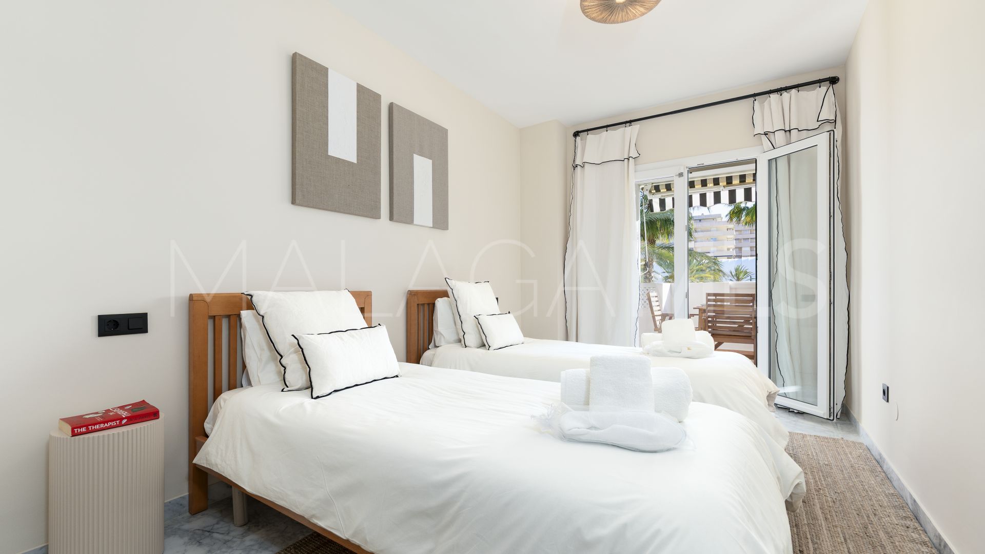 4 bedrooms apartment in Playa Rocio for sale