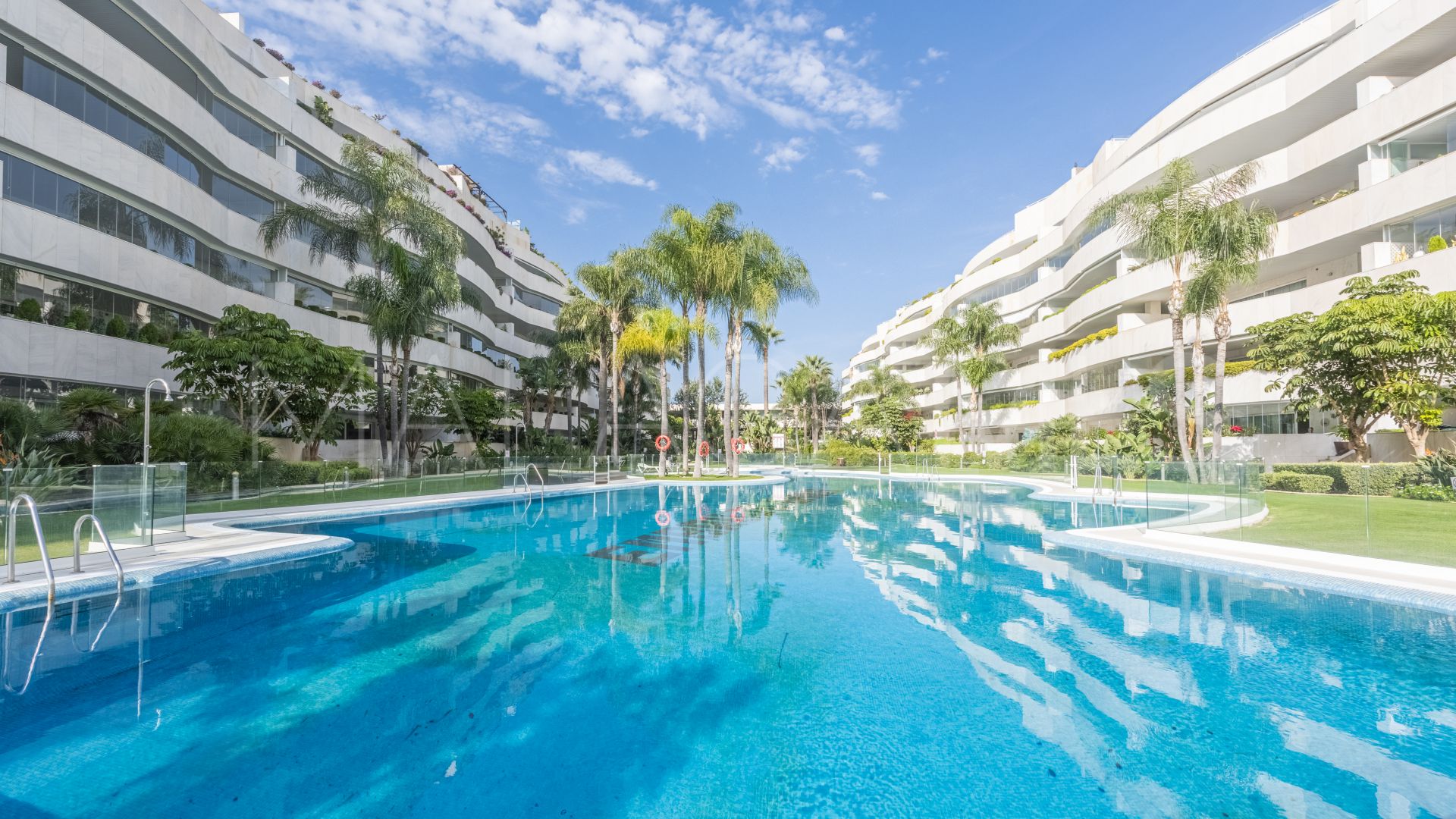 El Embrujo Banús, atico duplex a la venta