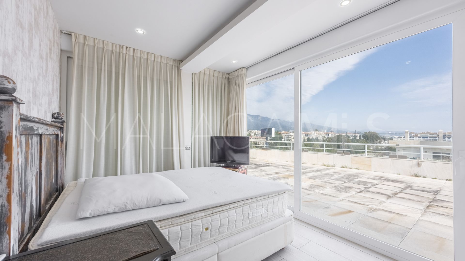 El Embrujo Banús, atico duplex a la venta