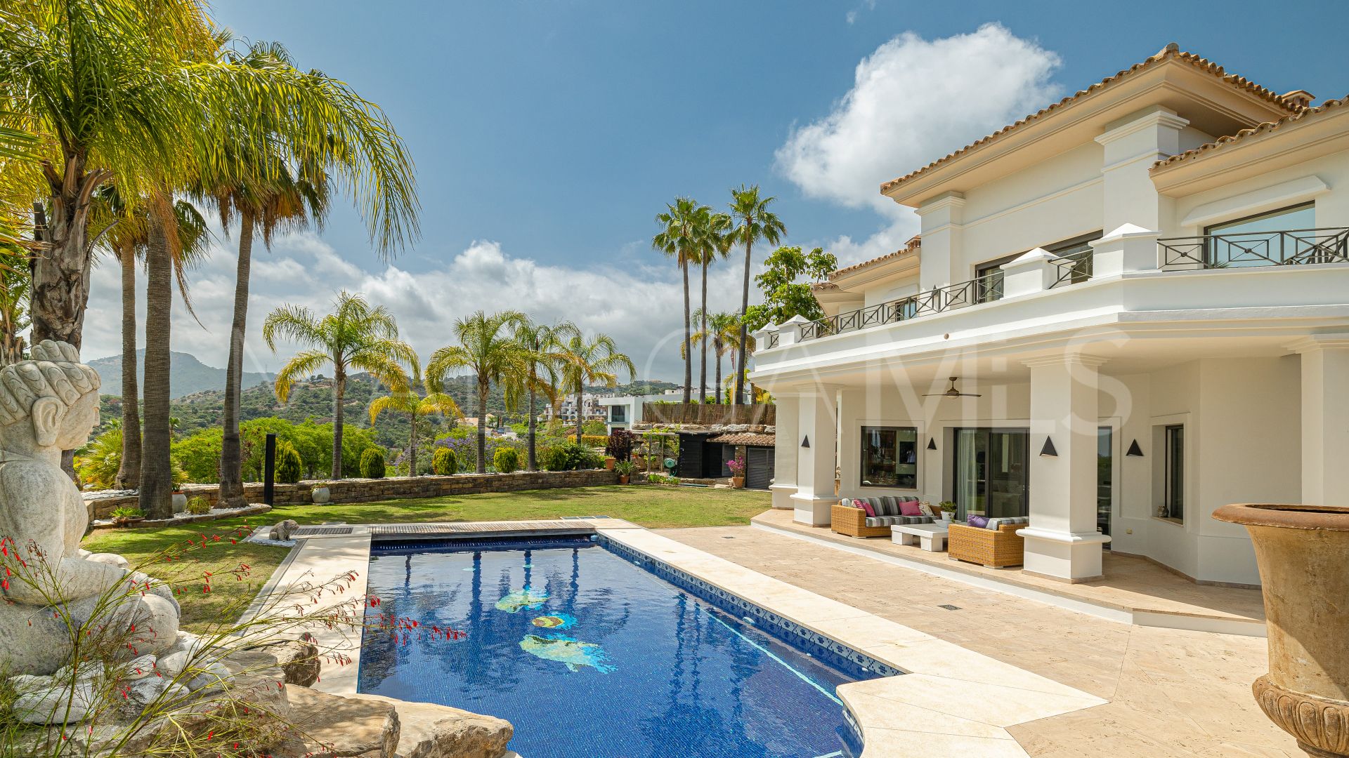 Villa for sale in Los Arqueros