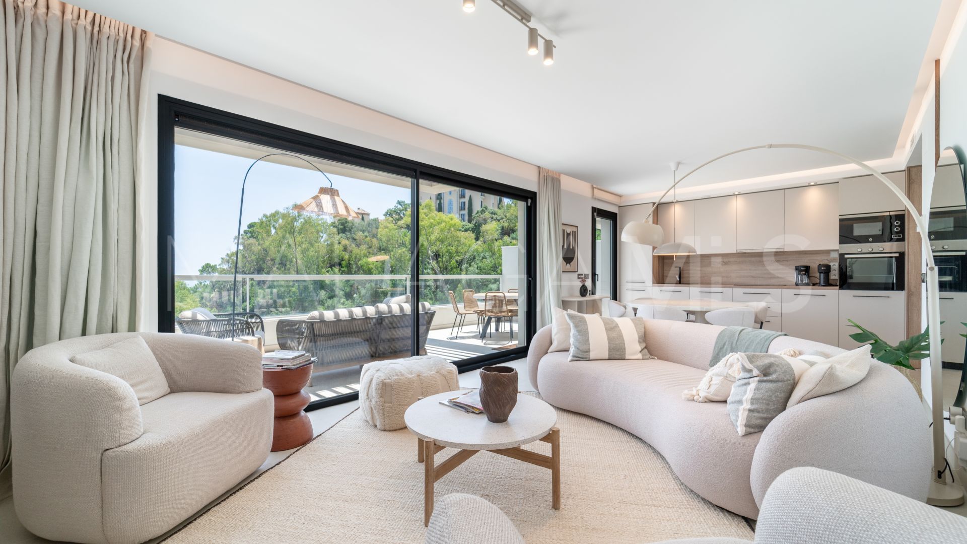 Duplex penthouse for sale in La Quinta with 3 bedrooms