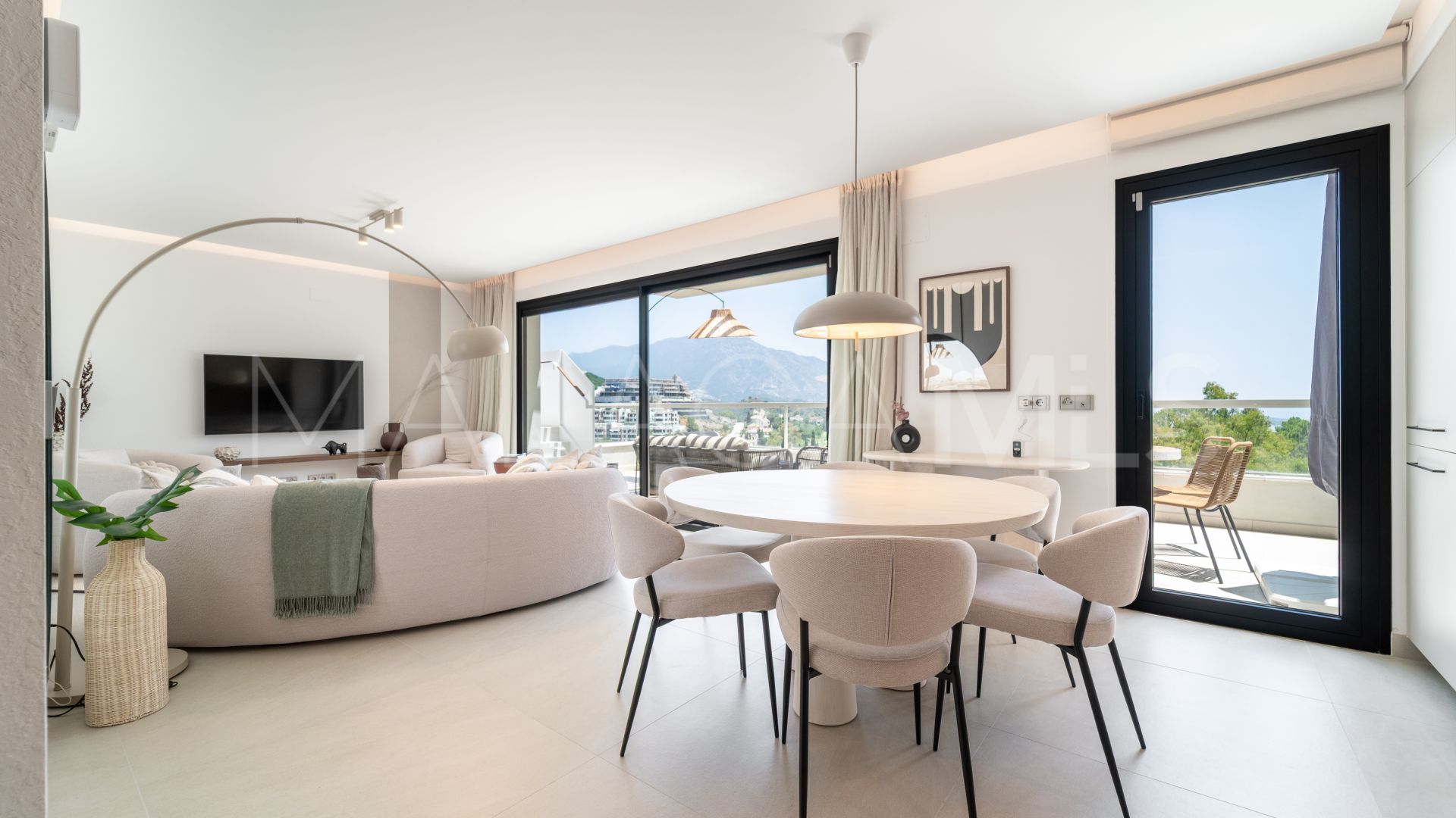 Duplex penthouse for sale in La Quinta with 3 bedrooms