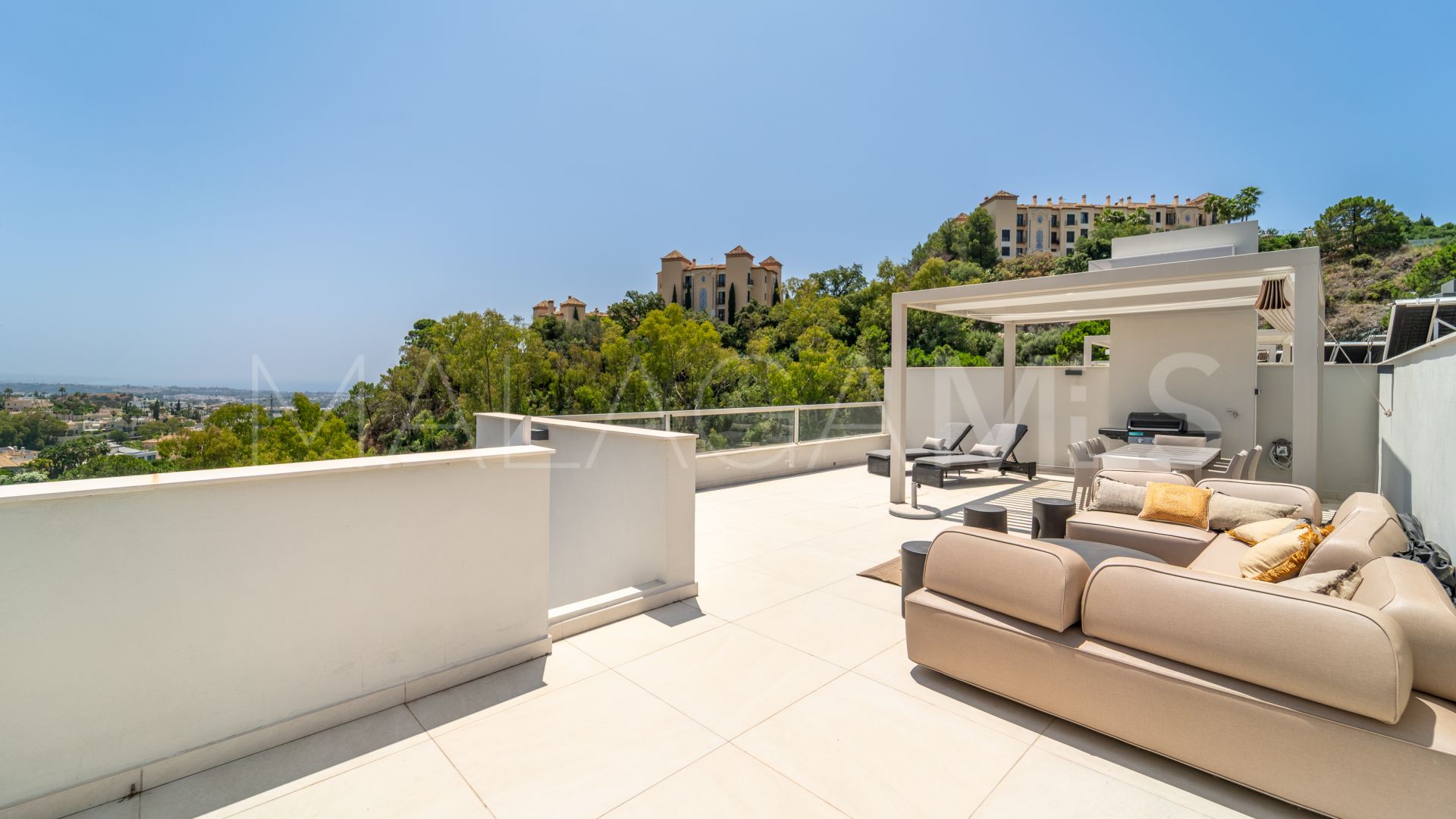 Duplex penthouse for sale in La Quinta with 3 bedrooms