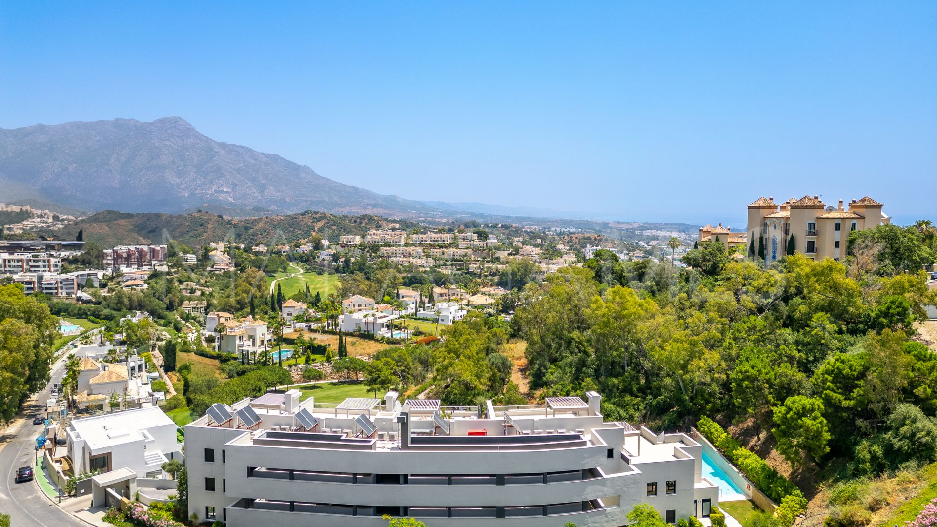 Duplex penthouse for sale in La Quinta with 3 bedrooms