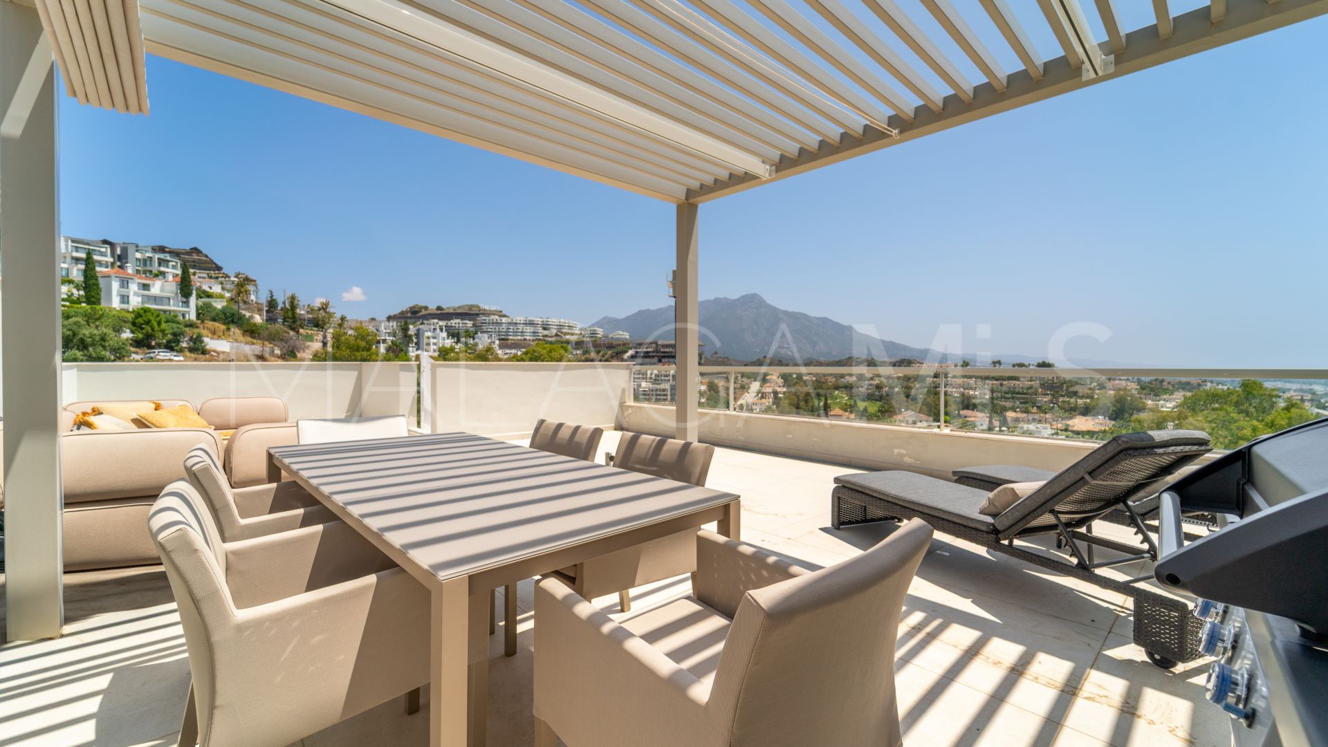 Duplex penthouse for sale in La Quinta with 3 bedrooms