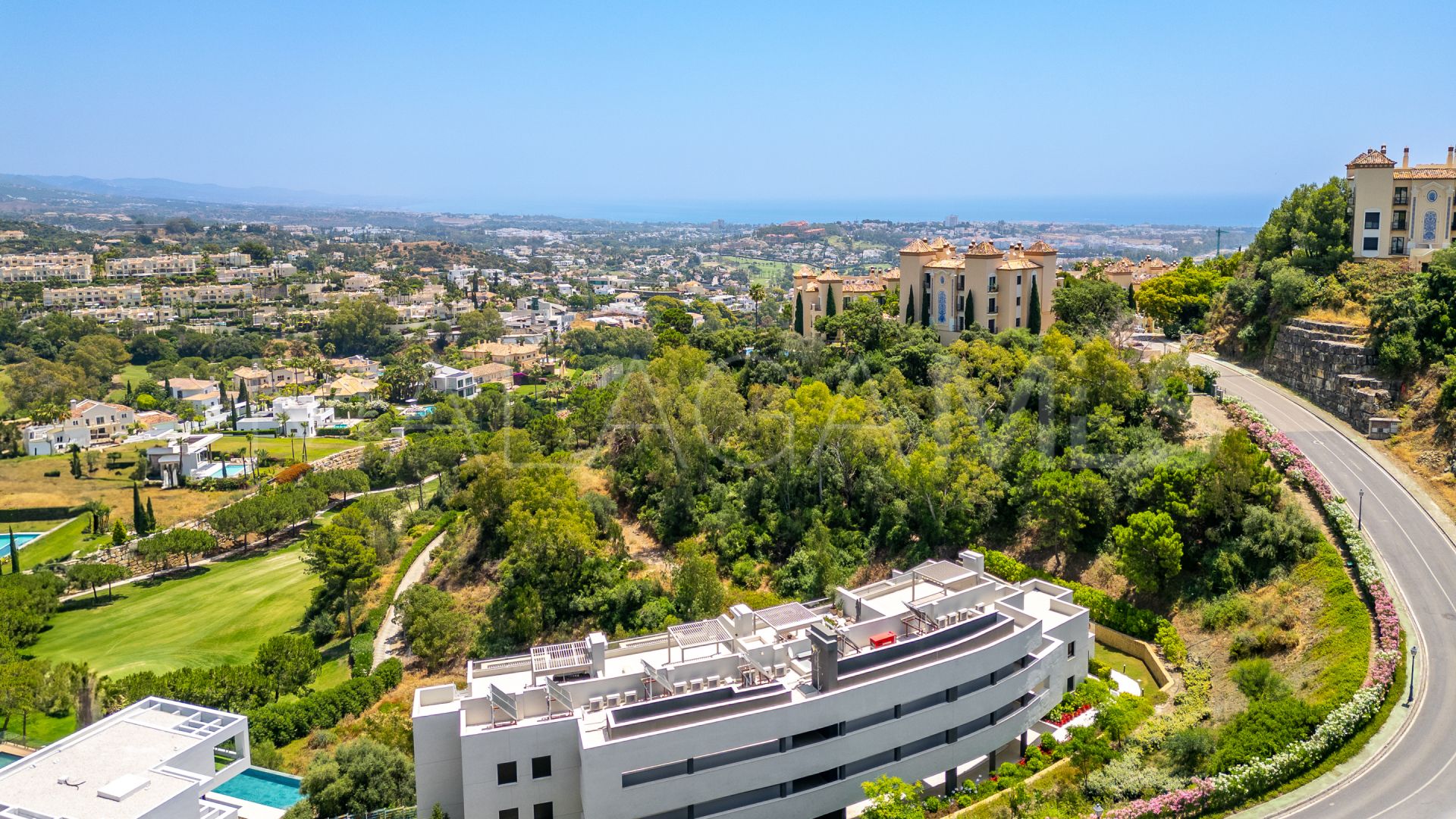 Duplex penthouse for sale in La Quinta with 3 bedrooms