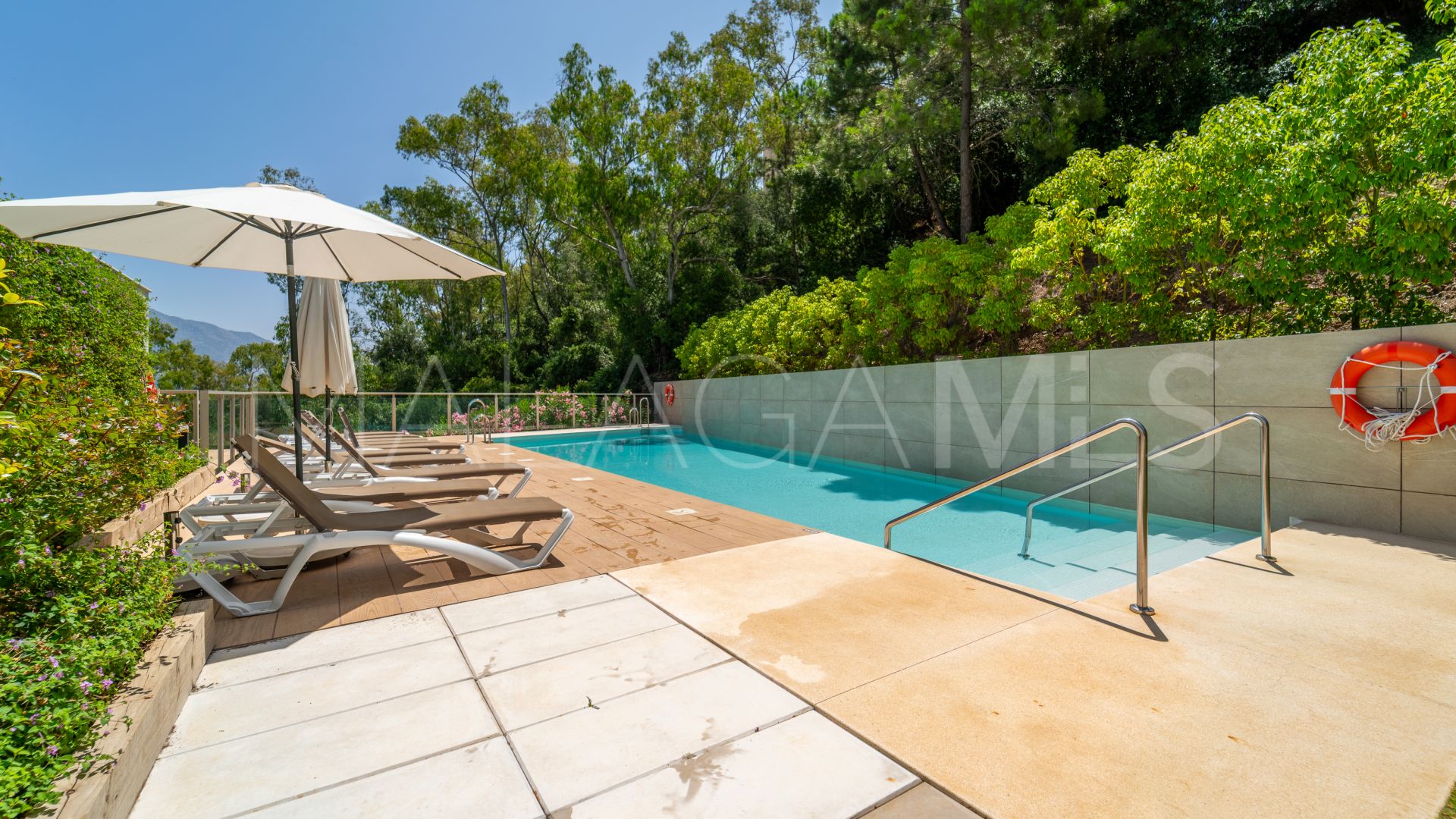 Duplex penthouse for sale in La Quinta with 3 bedrooms
