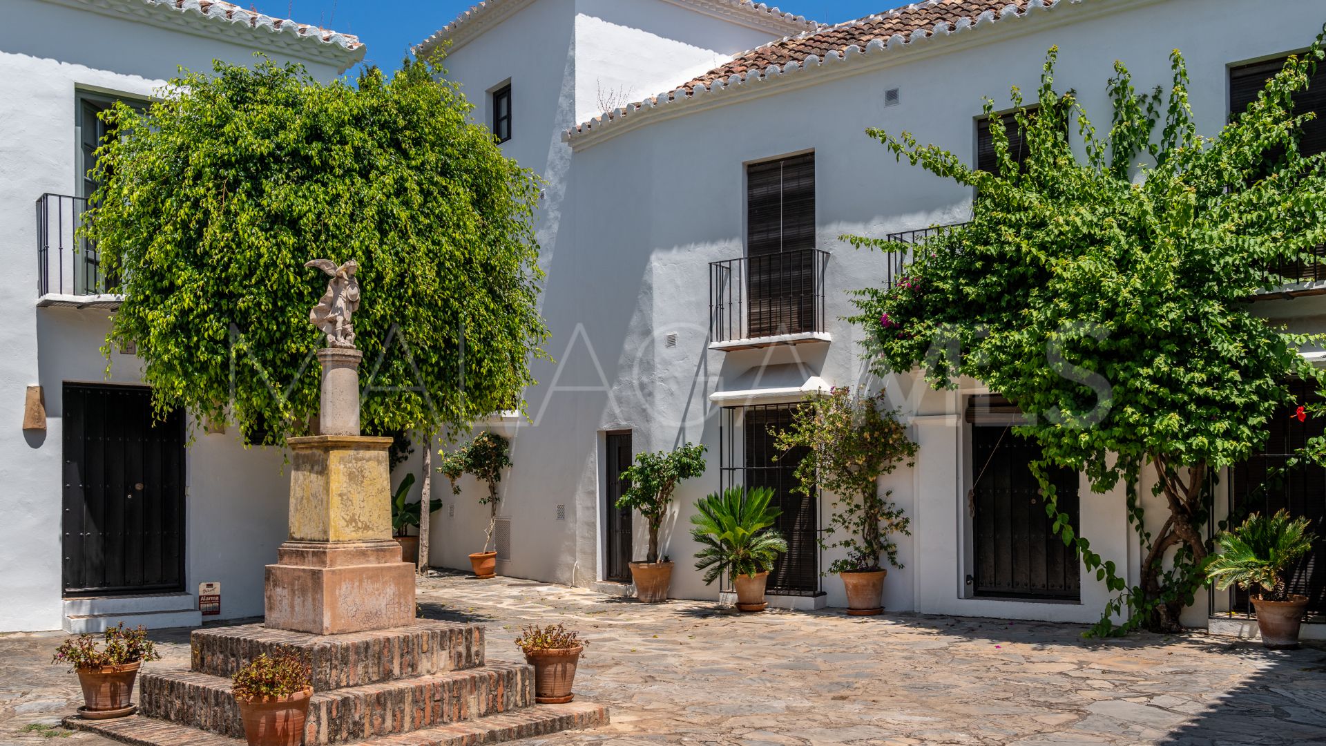 Town house in Lomas Pueblo for sale