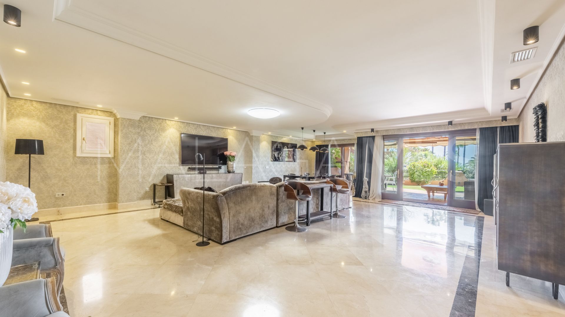 Ground floor apartment for sale in Mar Azul with 4 bedrooms