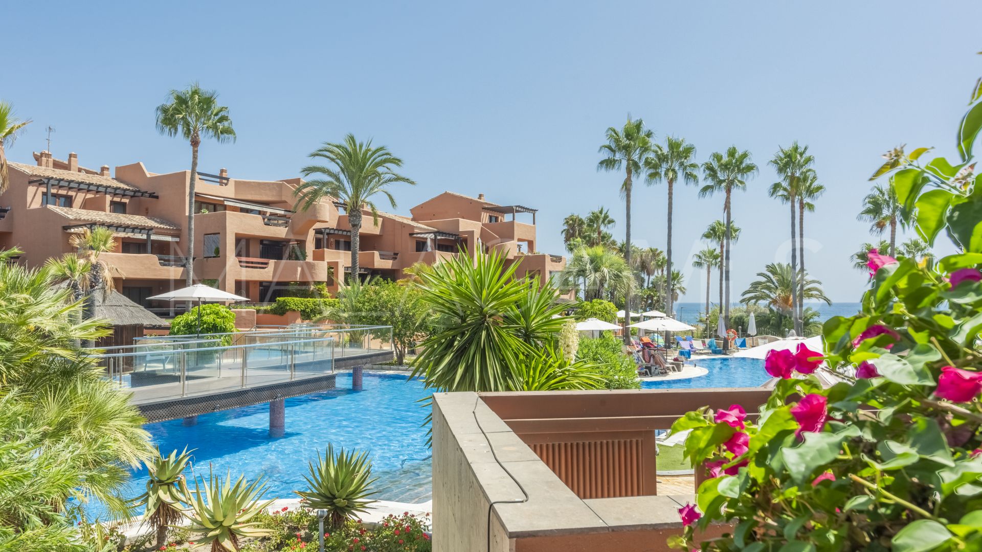Ground floor apartment for sale in Mar Azul with 4 bedrooms