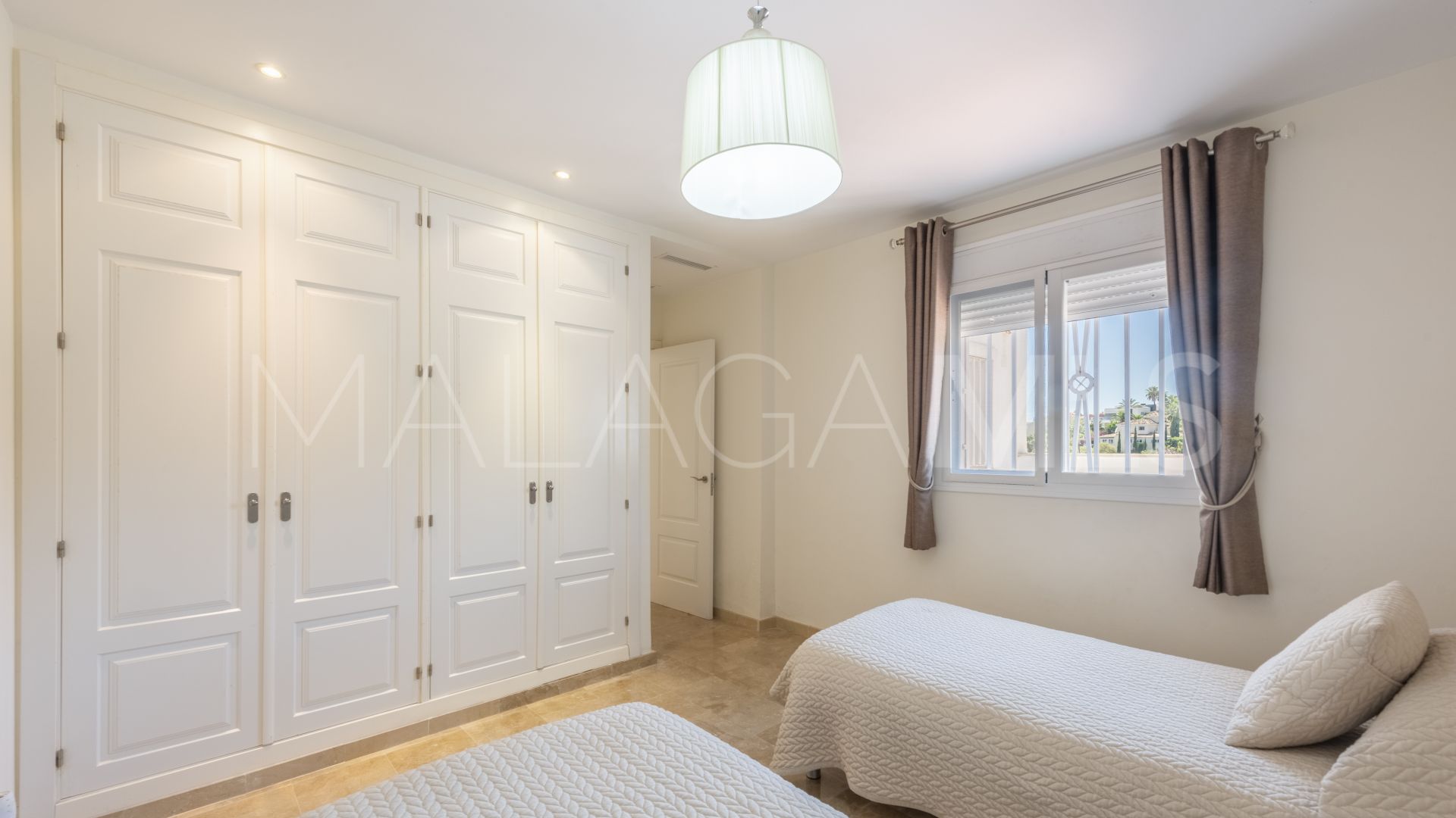 Buy apartamento with 2 bedrooms in Aloha Royal