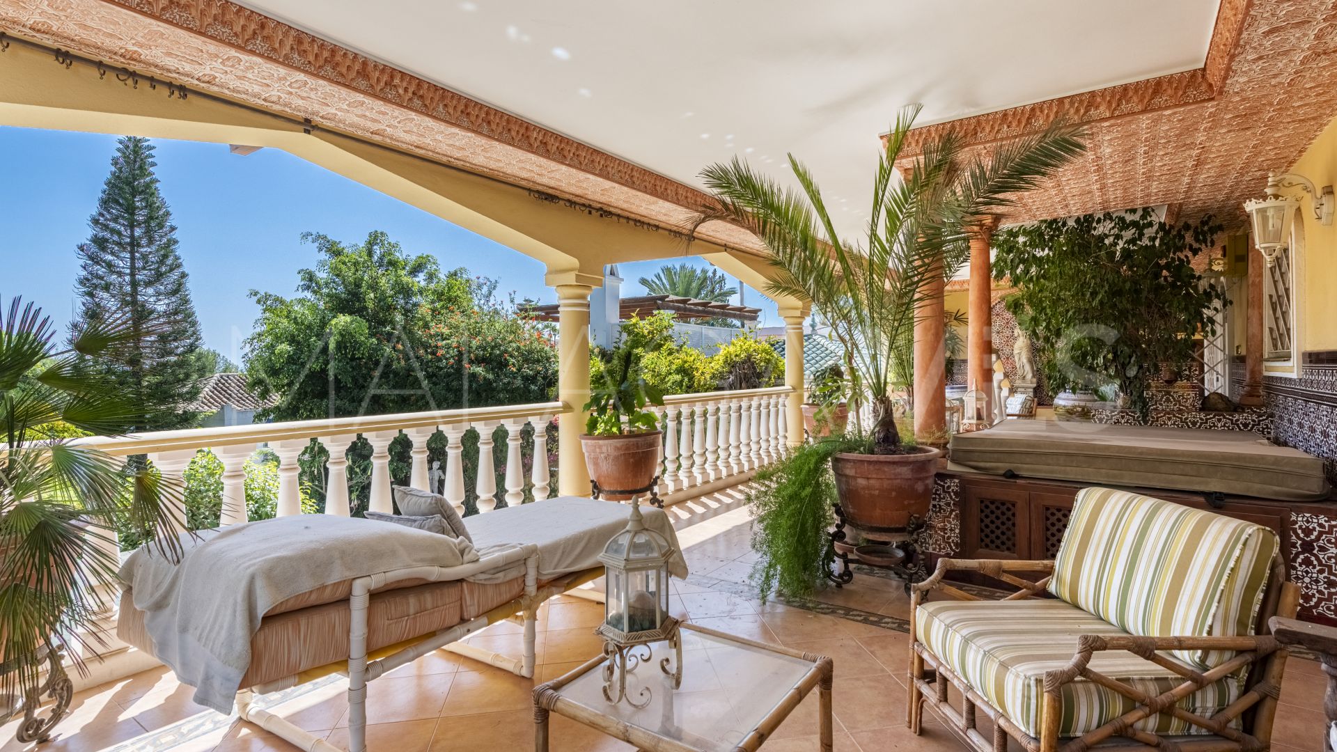 For sale semi detached villa in Marbella Hill Club with 4 bedrooms