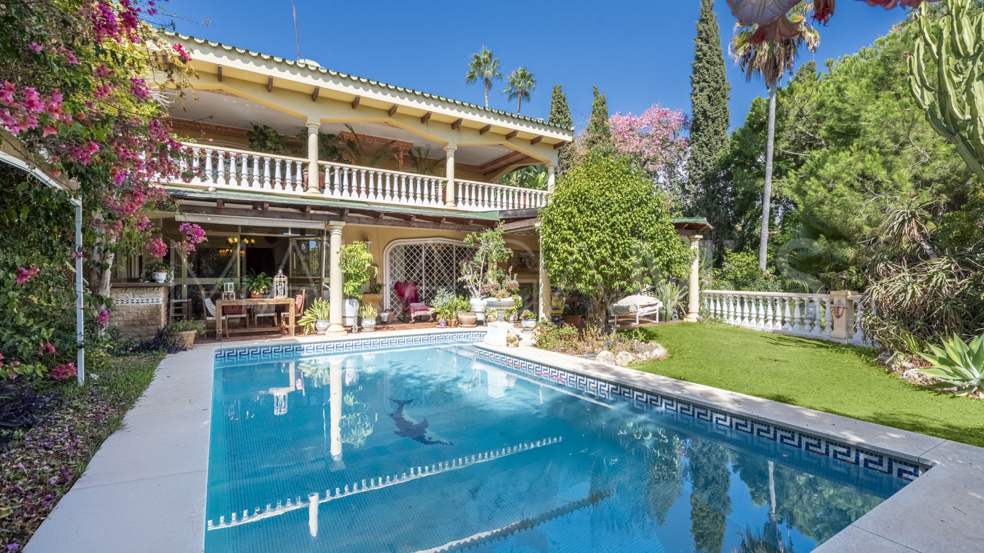 For sale semi detached villa in Marbella Hill Club with 4 bedrooms