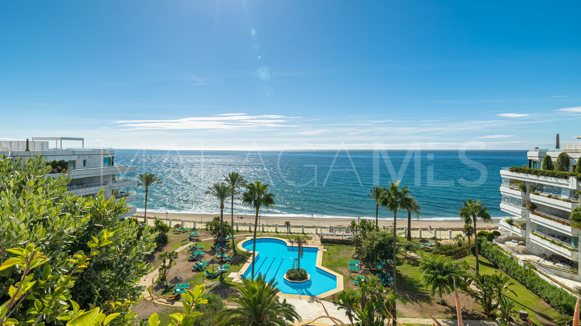 Duplex penthouse with 2 bedrooms for sale in Playa Esmeralda