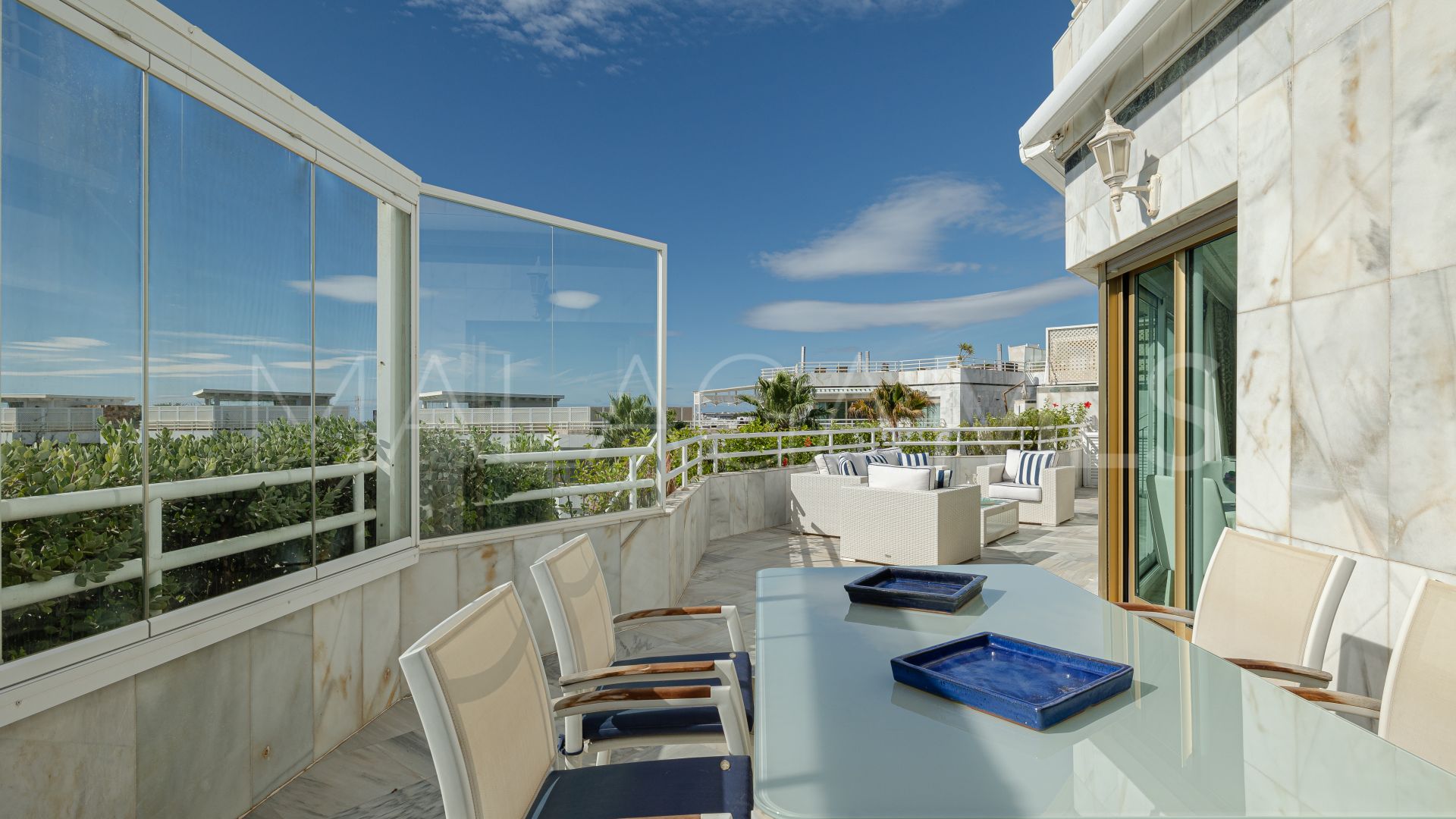 Duplex penthouse for sale in Playa Esmeralda