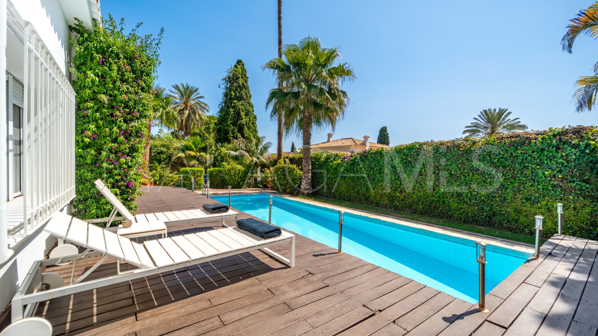 Villa for sale in Guadalmina Alta