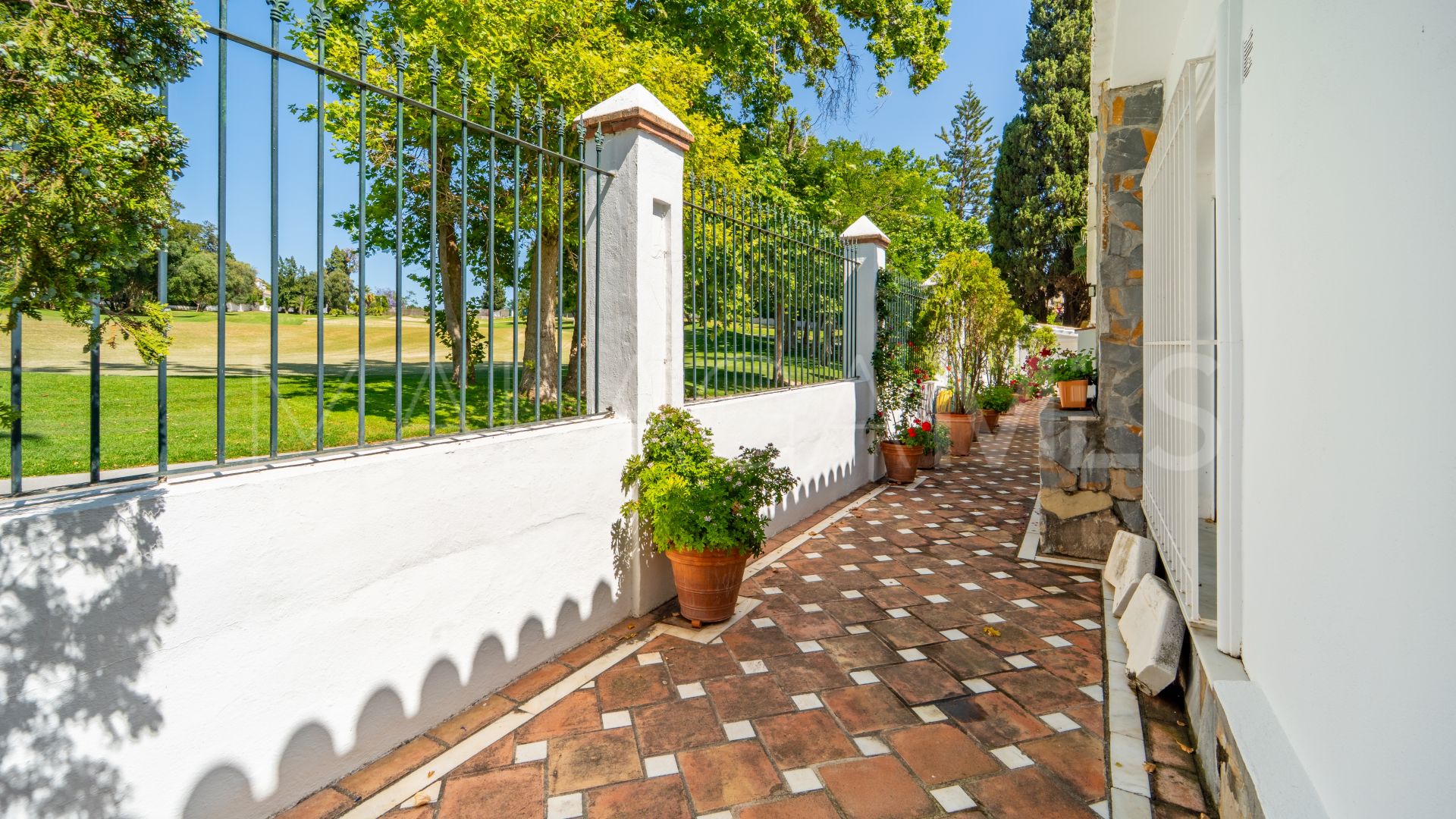 Villa for sale in Guadalmina Alta