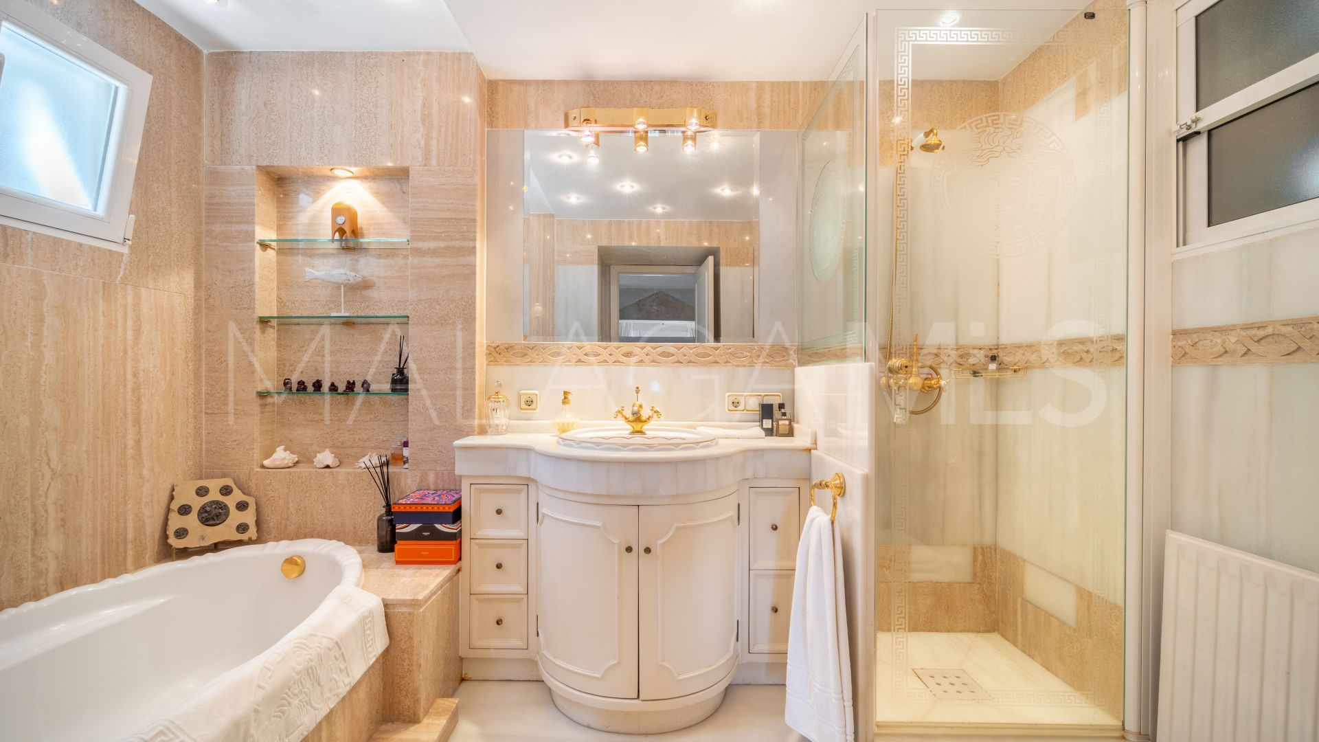 Villa for sale in Guadalmina Alta